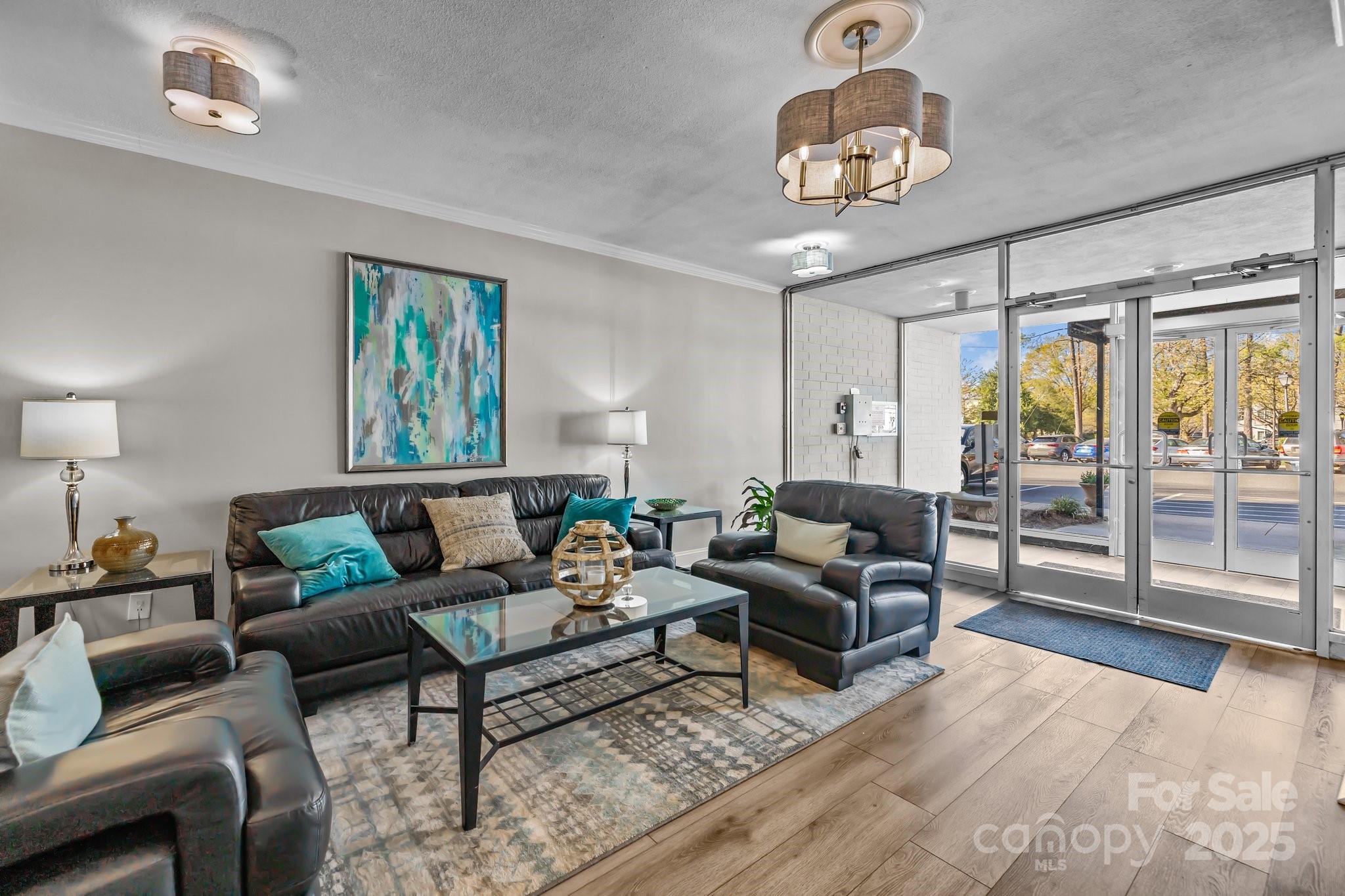 2503 Roswell Avenue Unit: 208