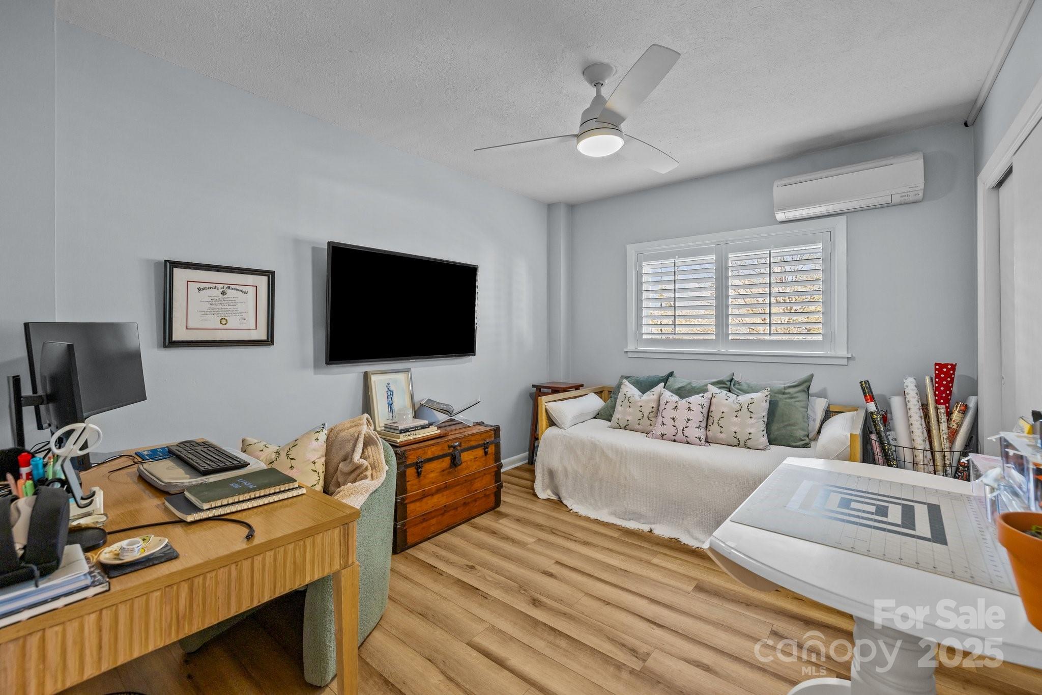 2503 Roswell Avenue Unit: 208