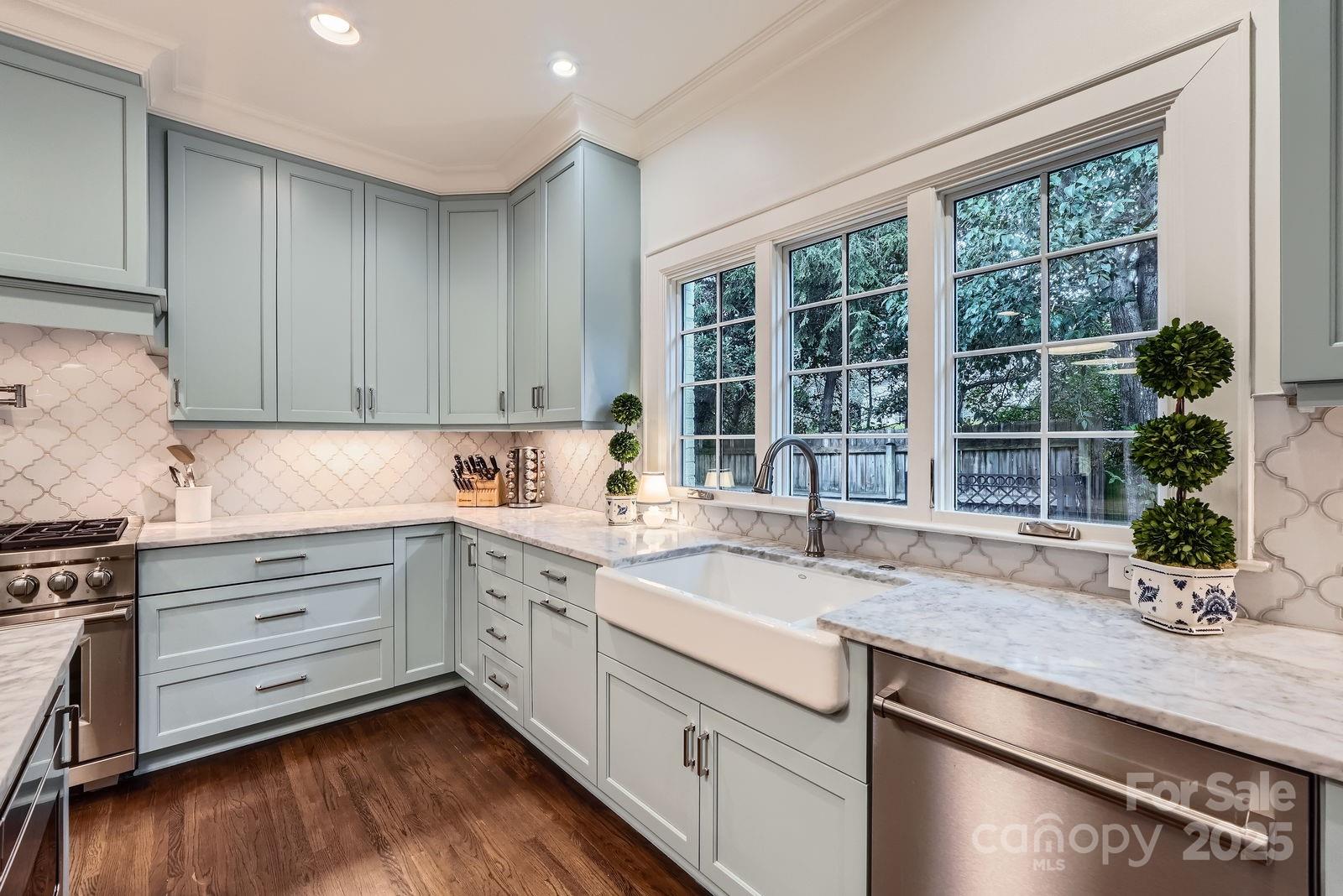 2034 Sharon Lane