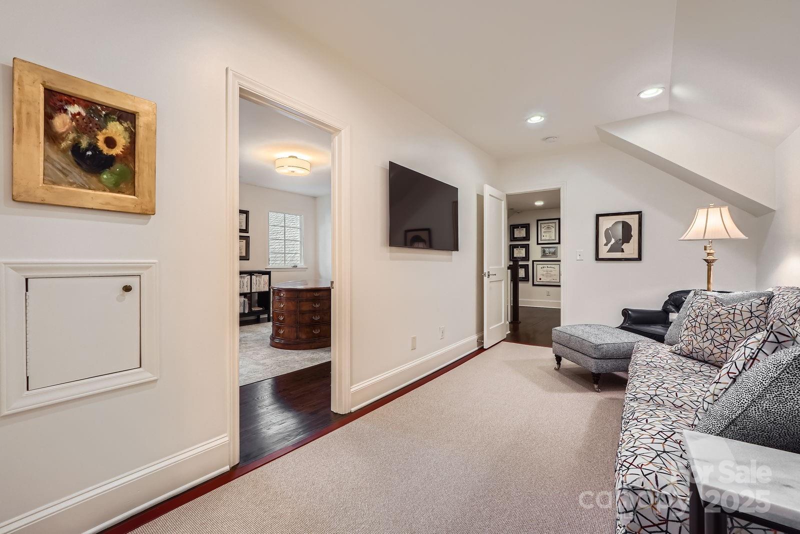 2034 Sharon Lane