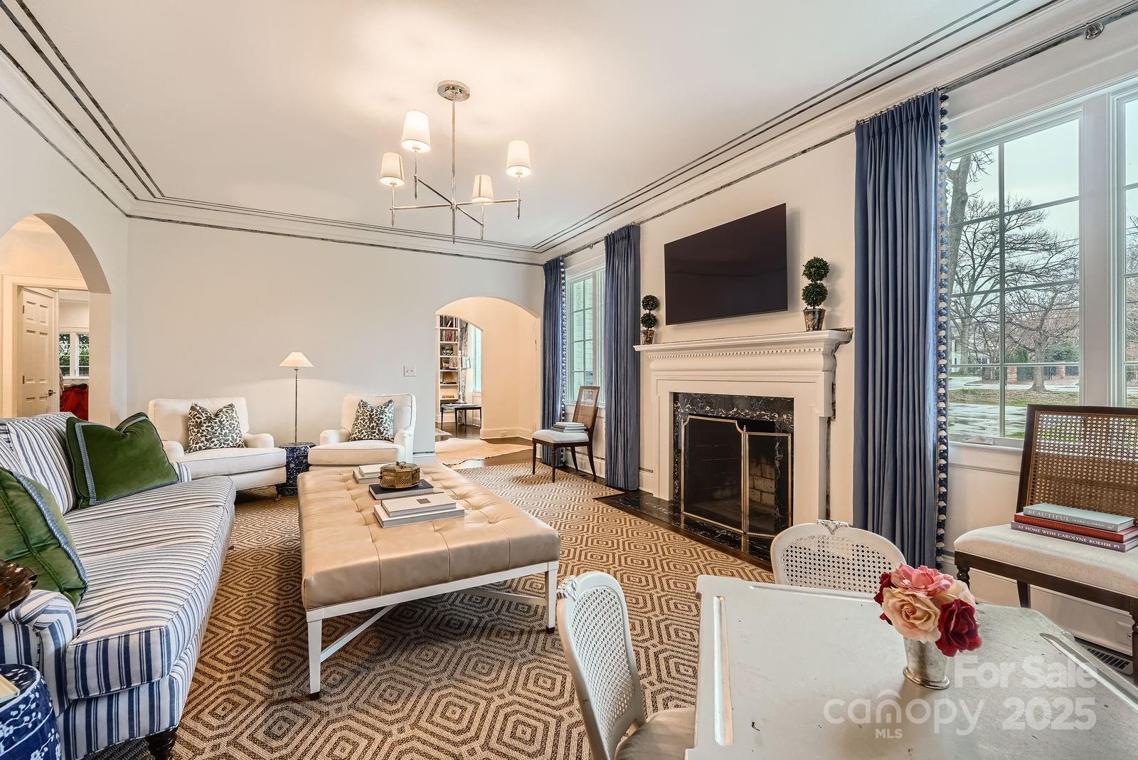 2034 Sharon Lane