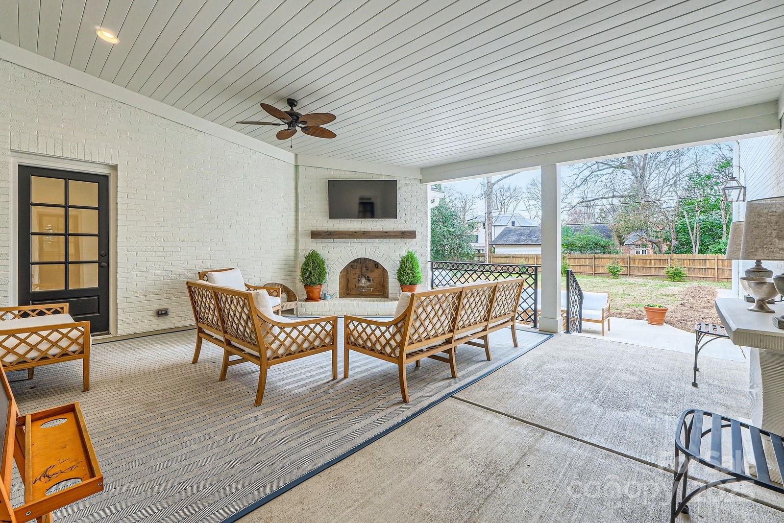 2034 Sharon Lane