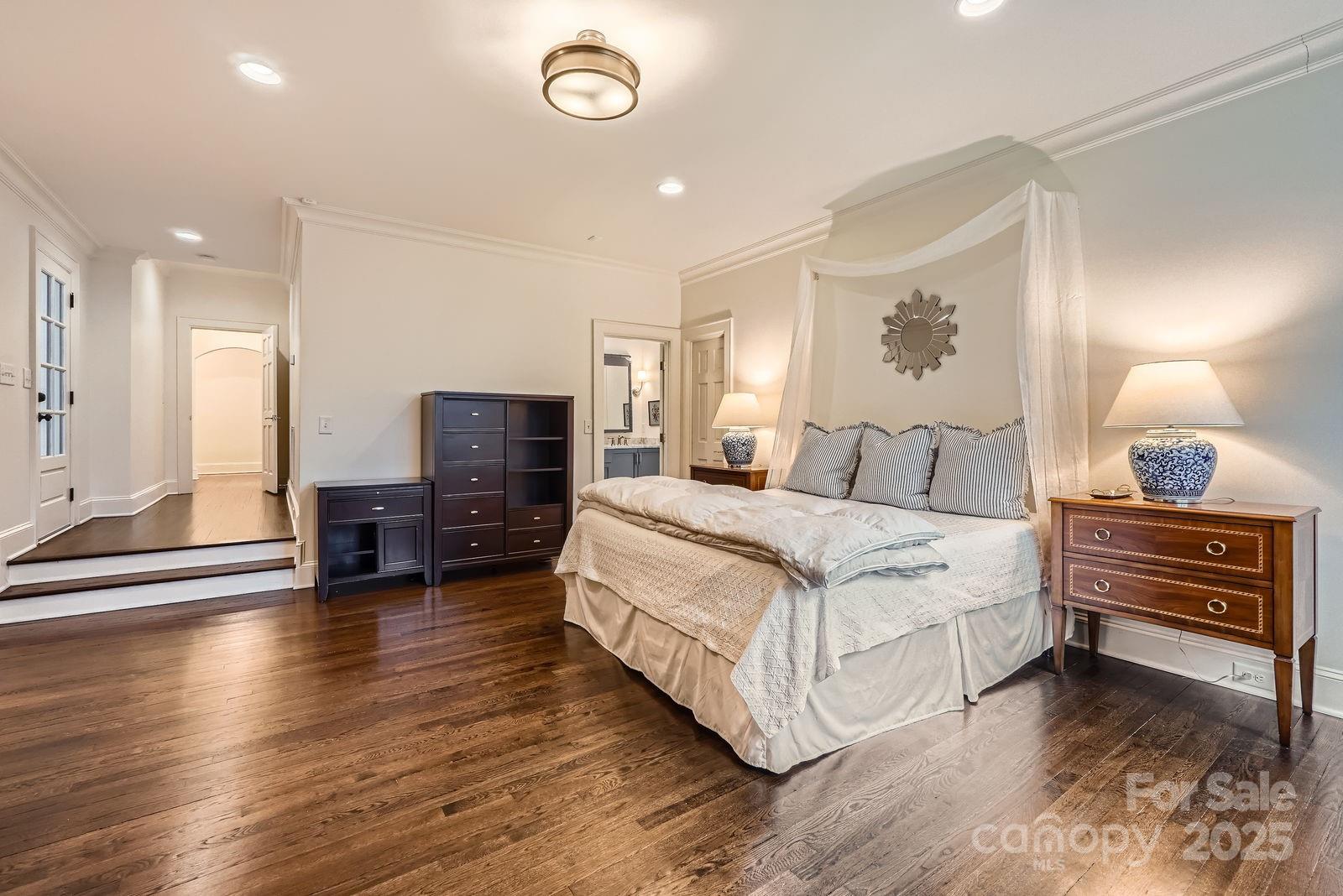 2034 Sharon Lane