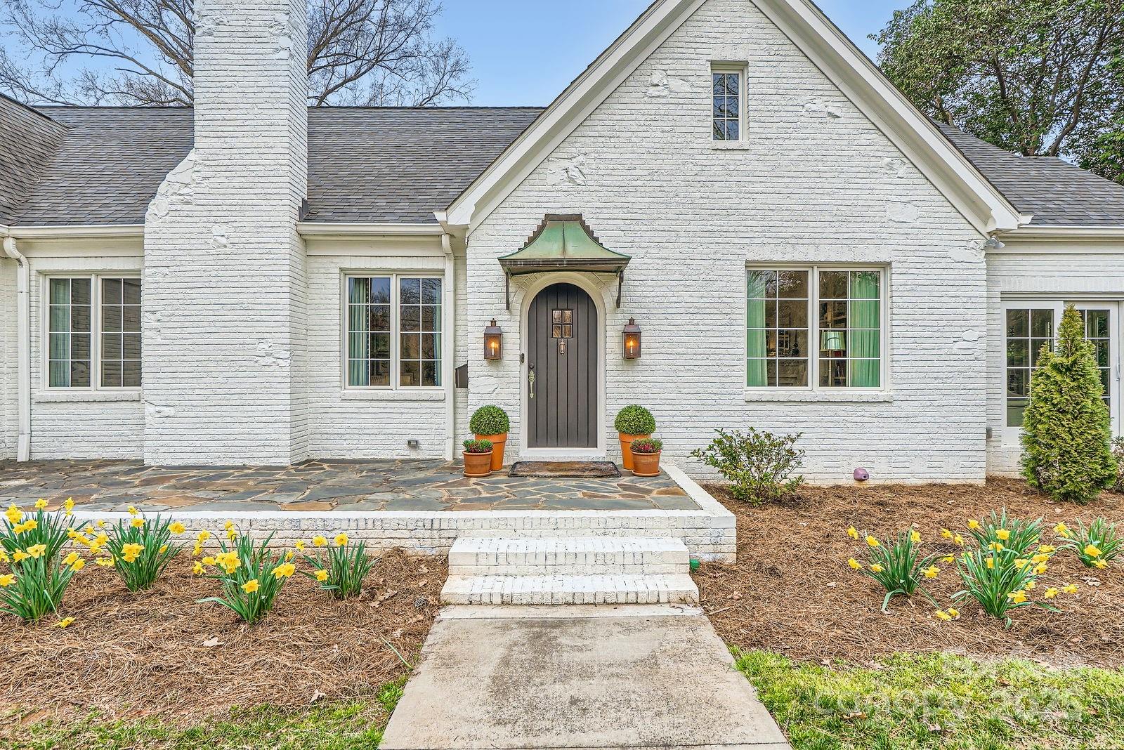 2034 Sharon Lane