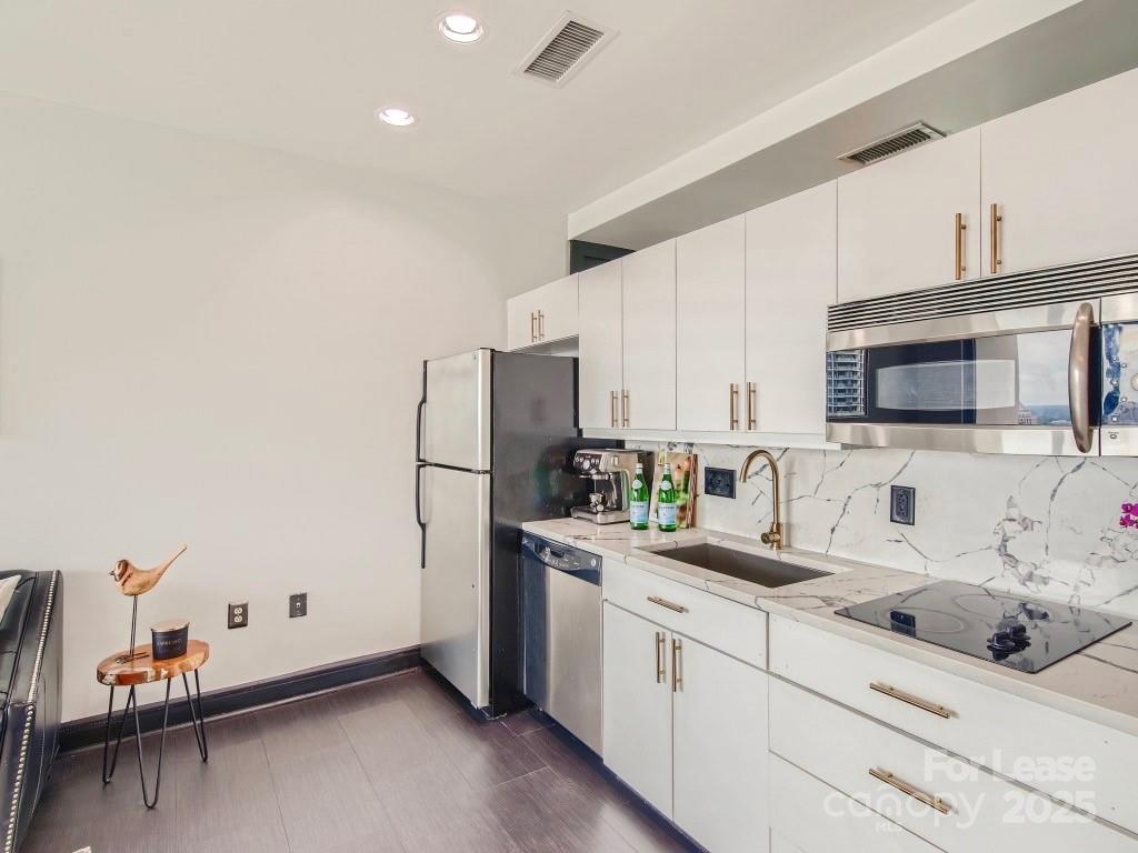 333 W Trade Street Unit: 2601