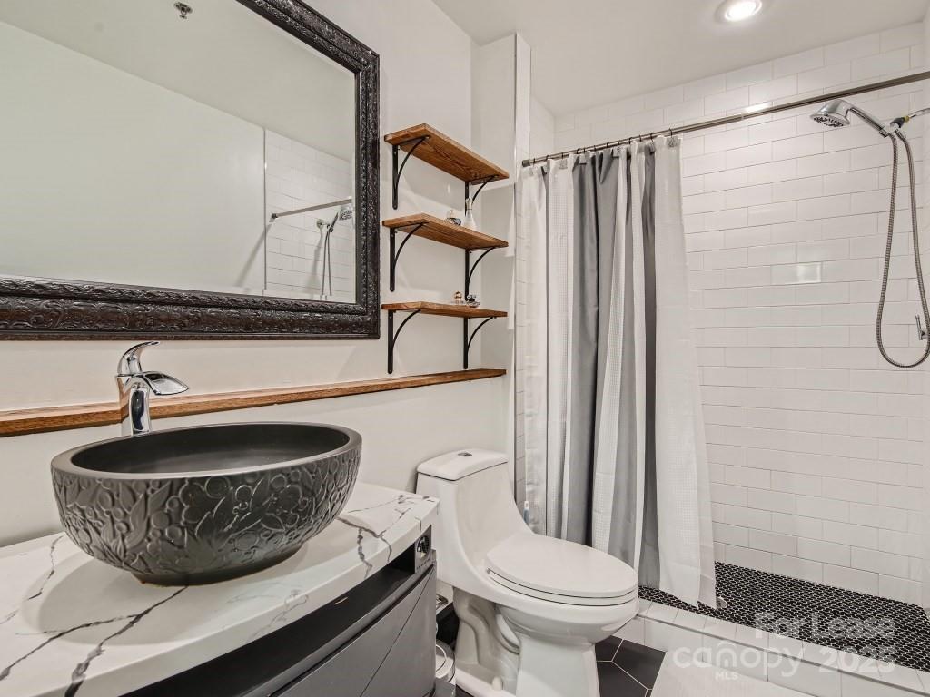 333 W Trade Street Unit: 2601