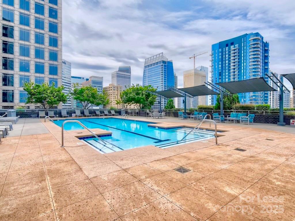 333 W Trade Street Unit: 2601