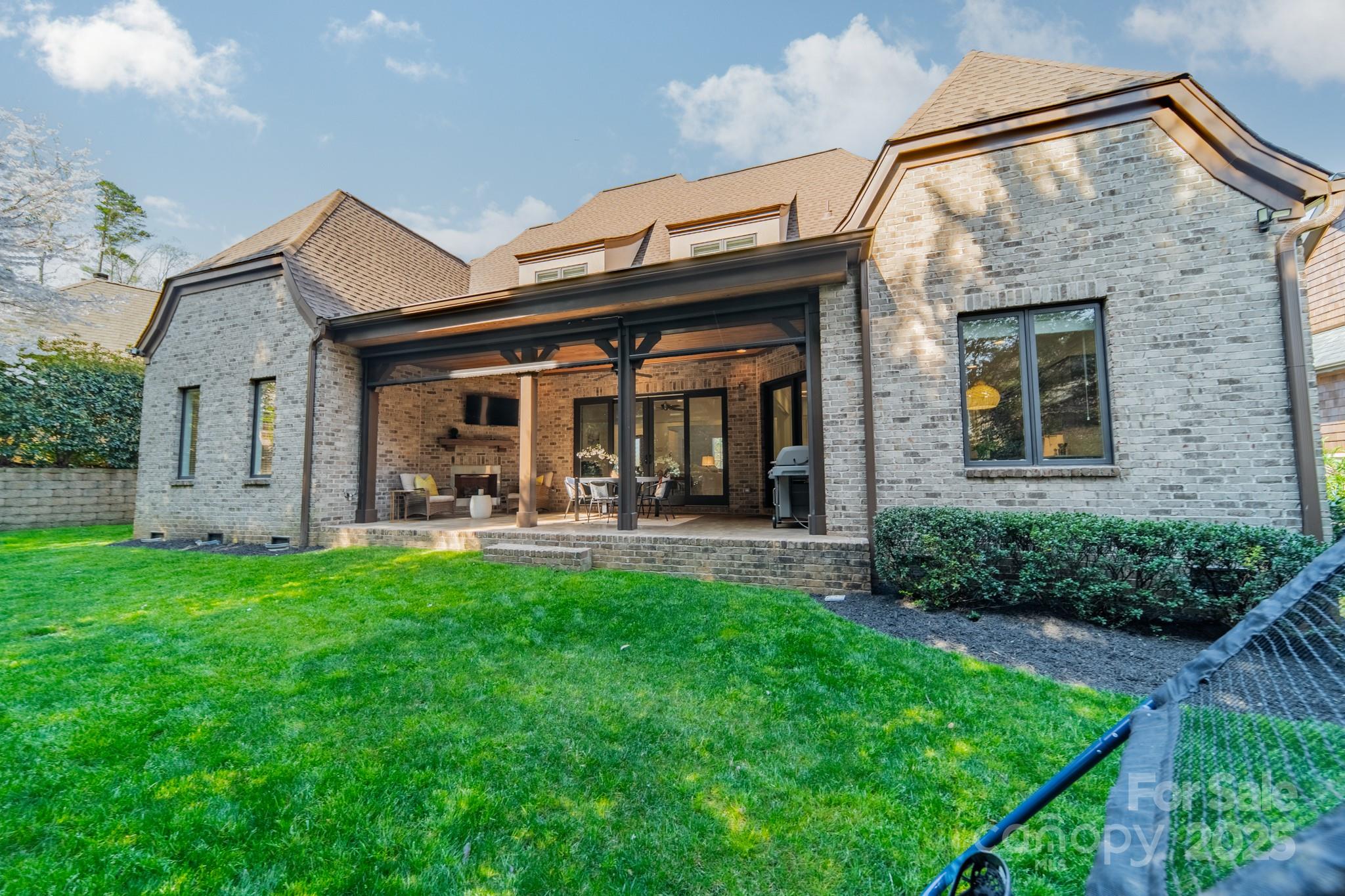 913 Dacavin Drive