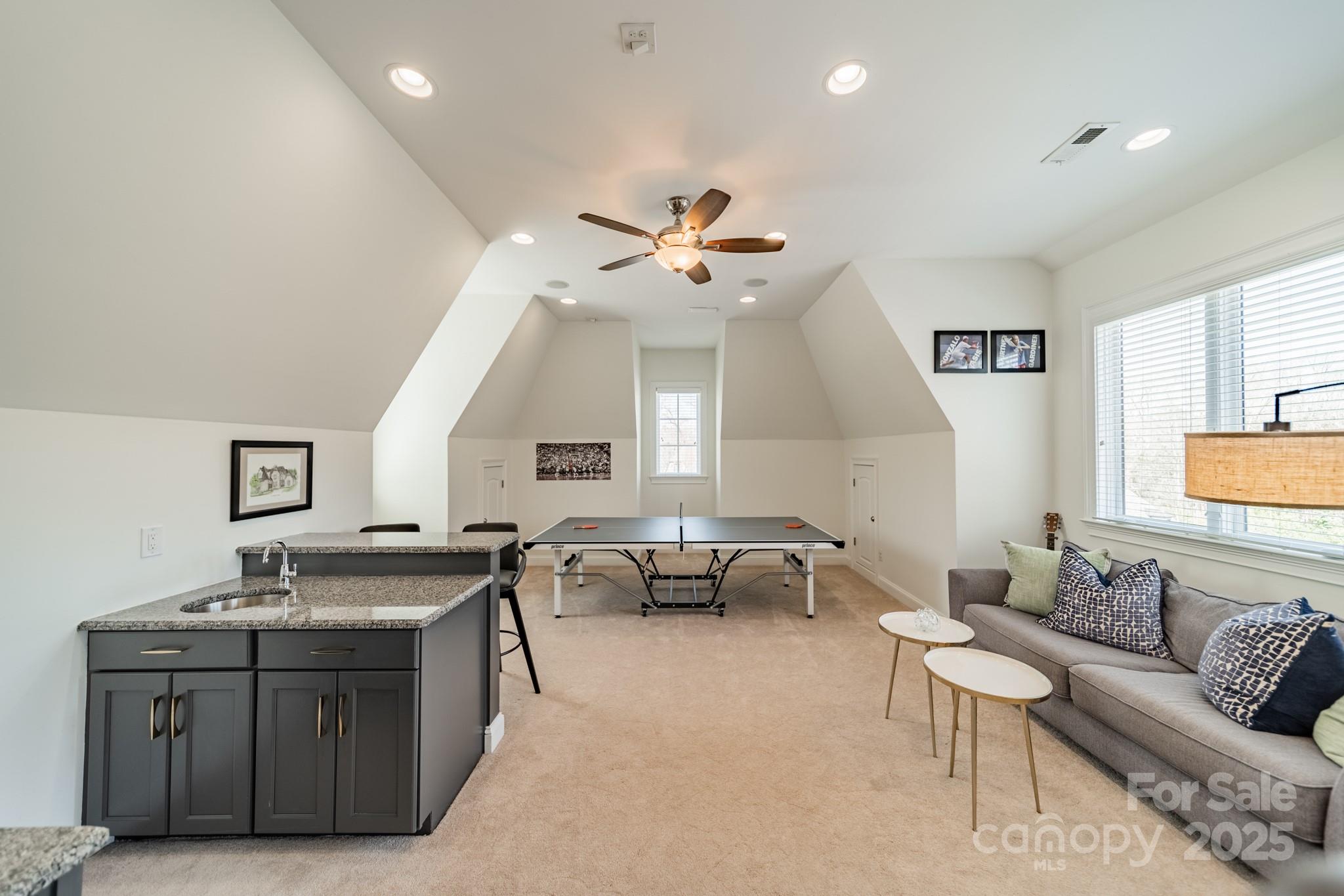 913 Dacavin Drive