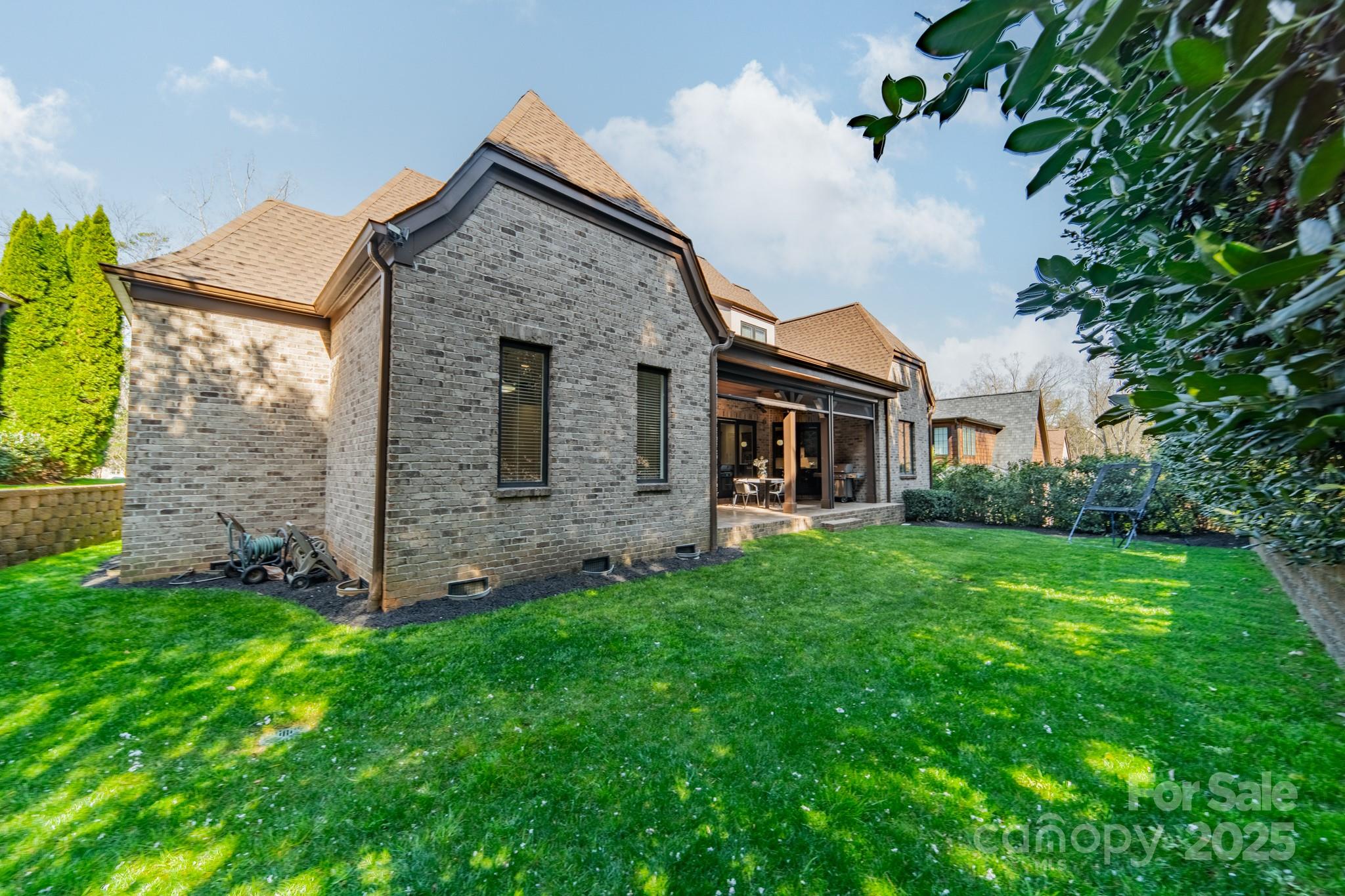913 Dacavin Drive