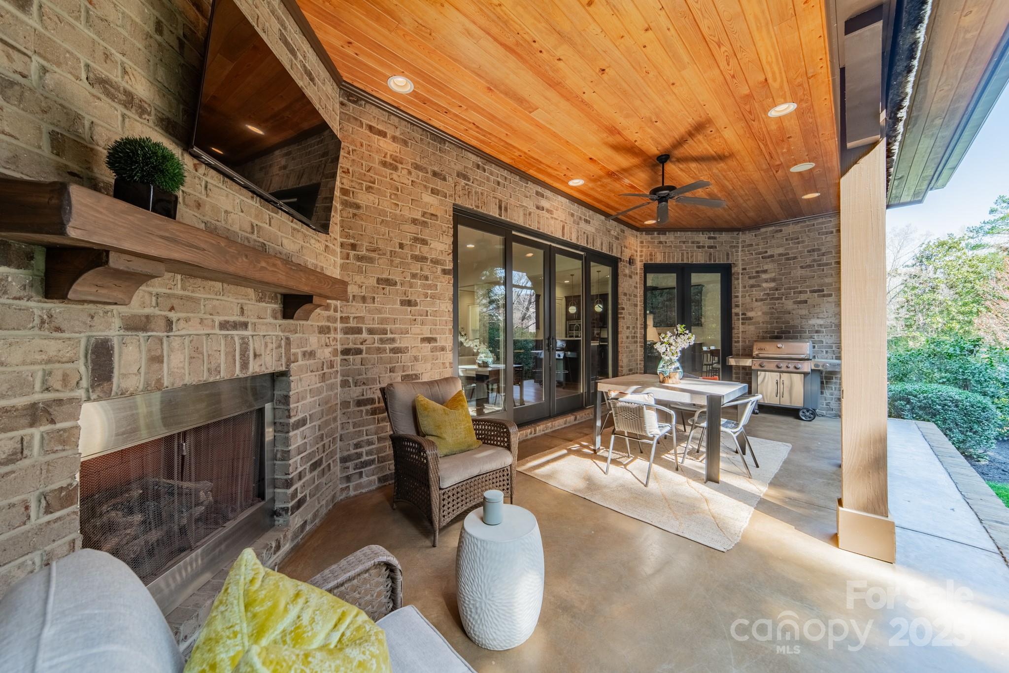913 Dacavin Drive