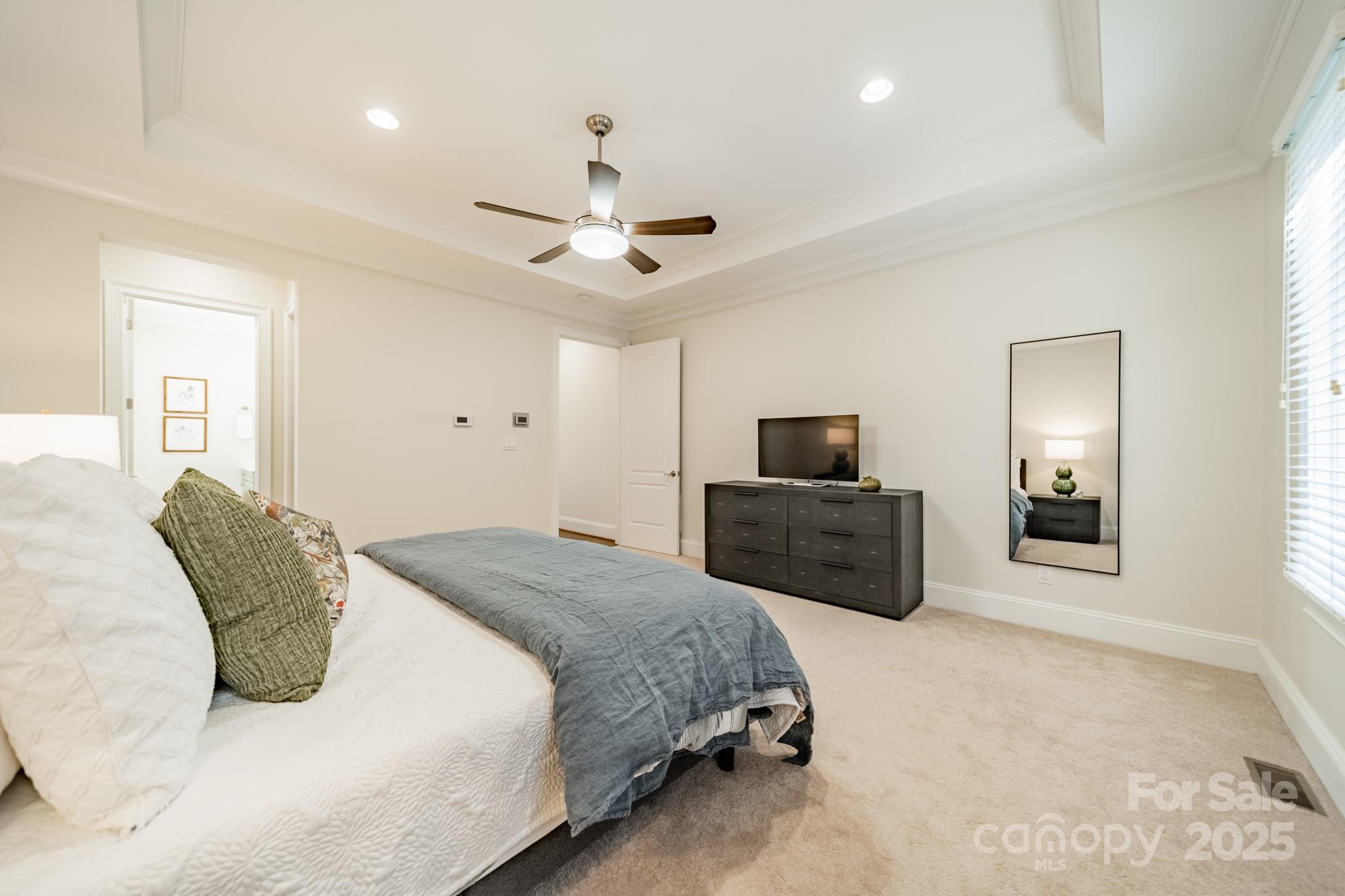 913 Dacavin Drive
