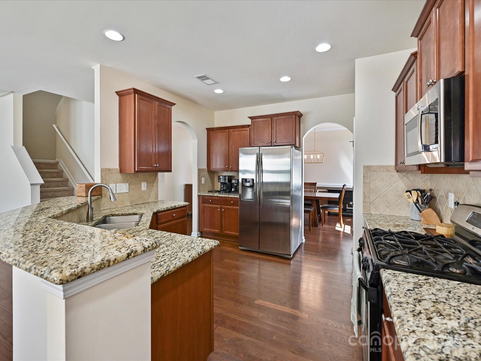 11621 Red Knoll Lane