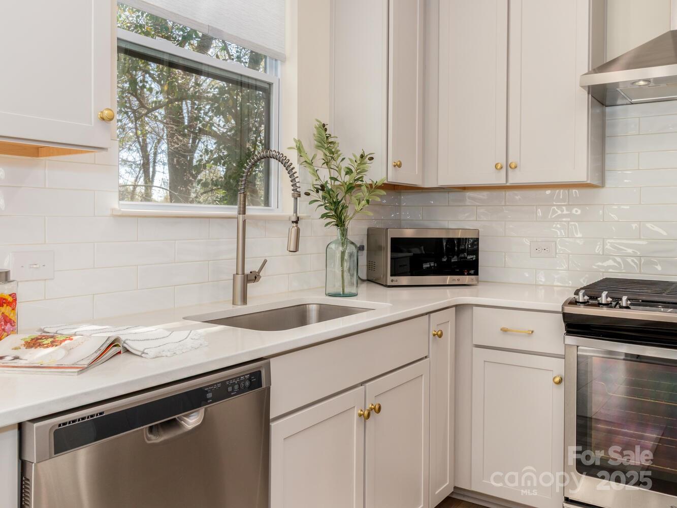 3200 Cosby Place