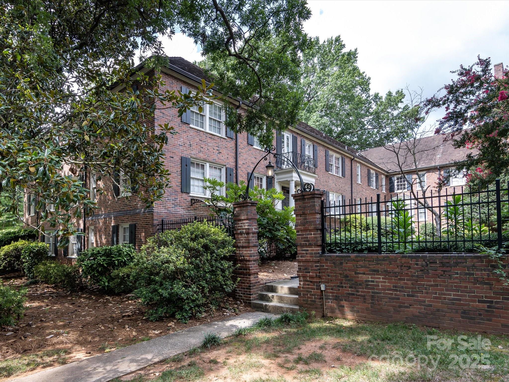 110 Colville Road Unit: 12B