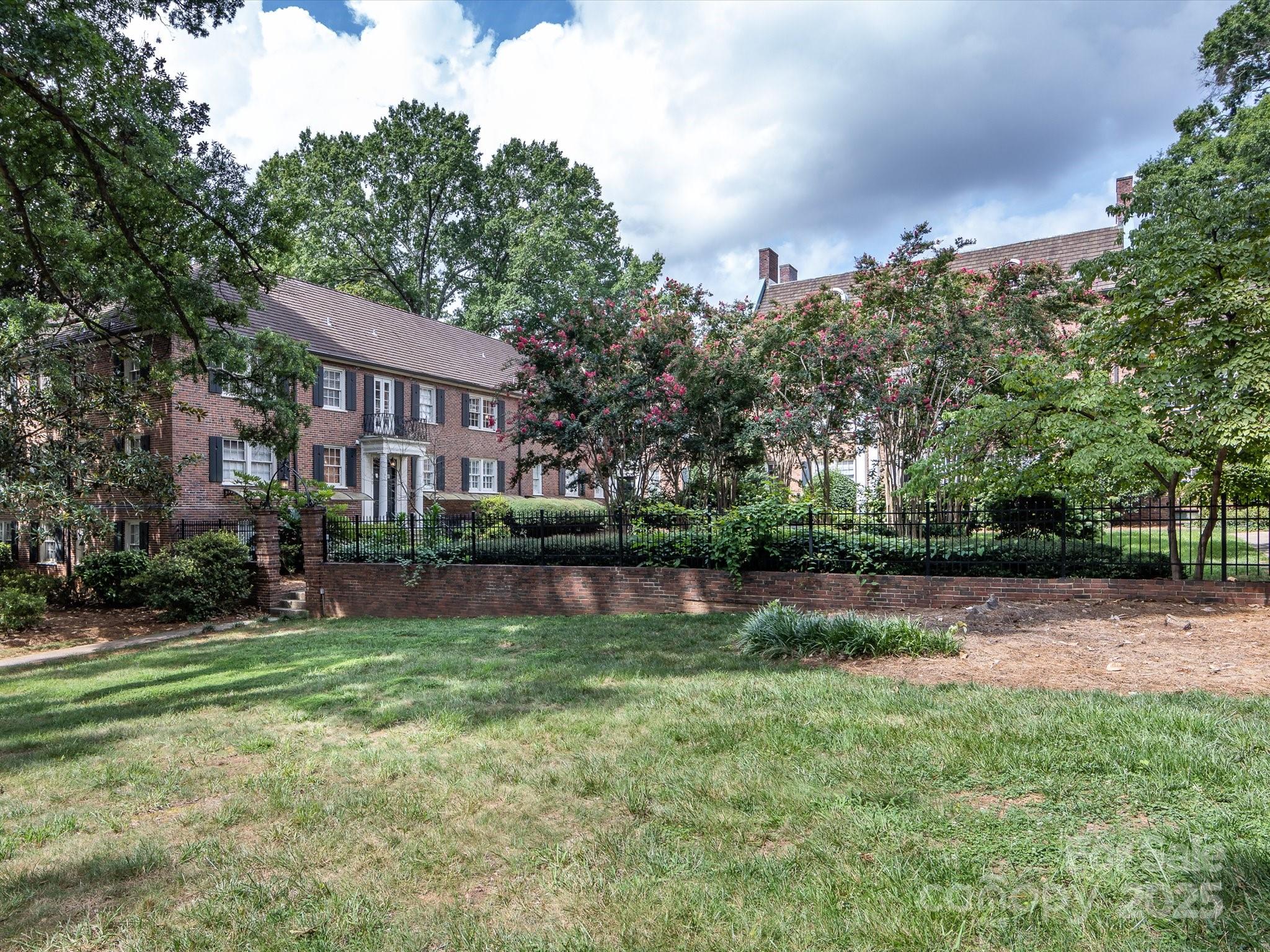 110 Colville Road Unit: 12B