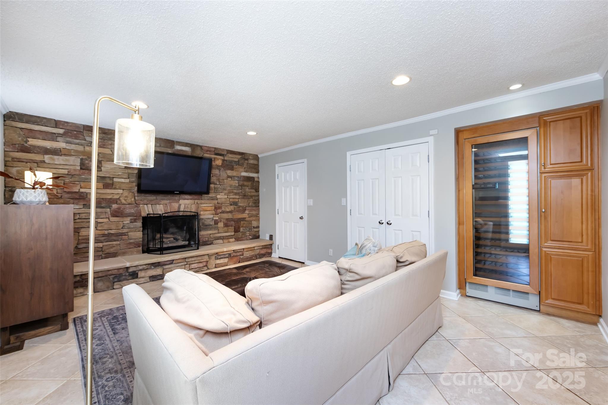 5013 Cedar Forest Drive