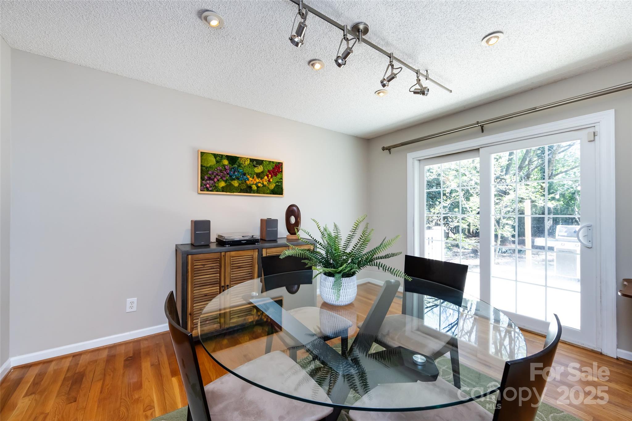 5013 Cedar Forest Drive