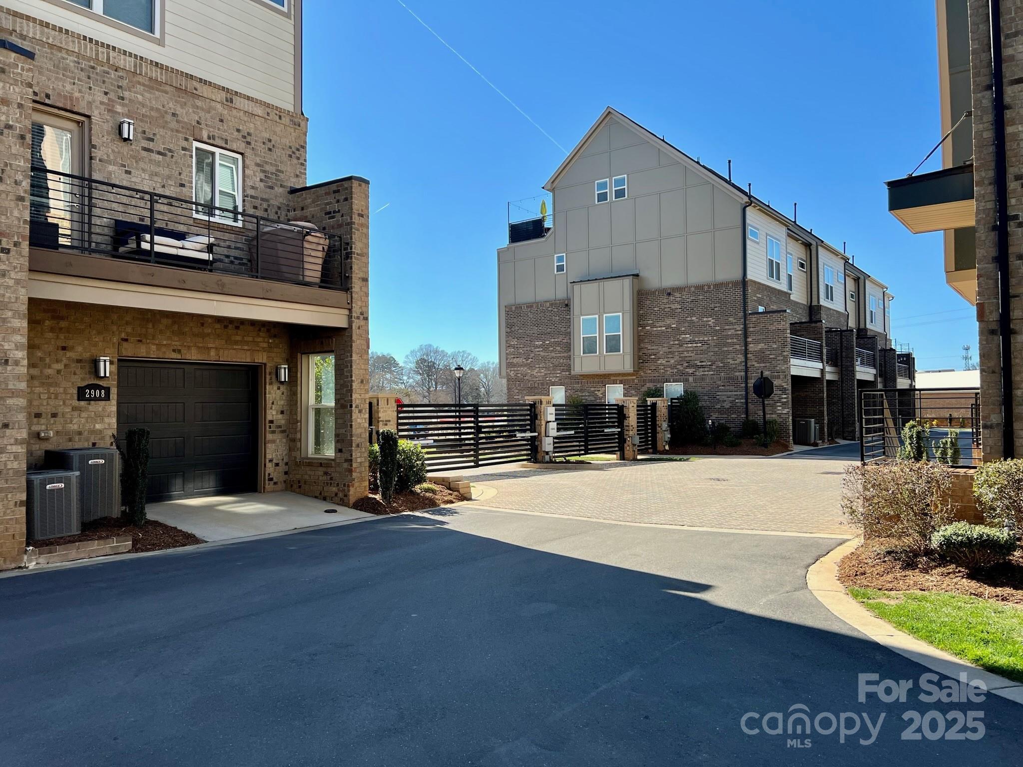 2916 Grand Union Way