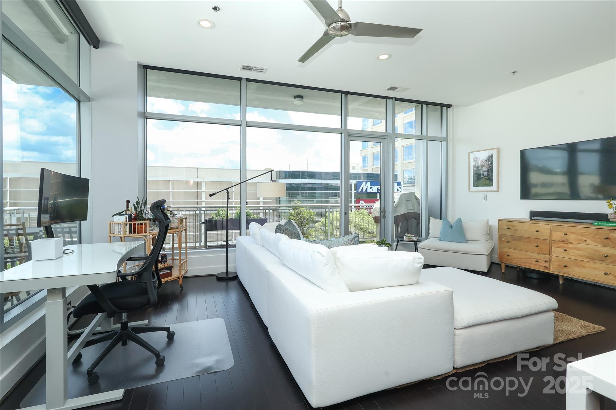 1100 Metropolitan Avenue Unit: 314