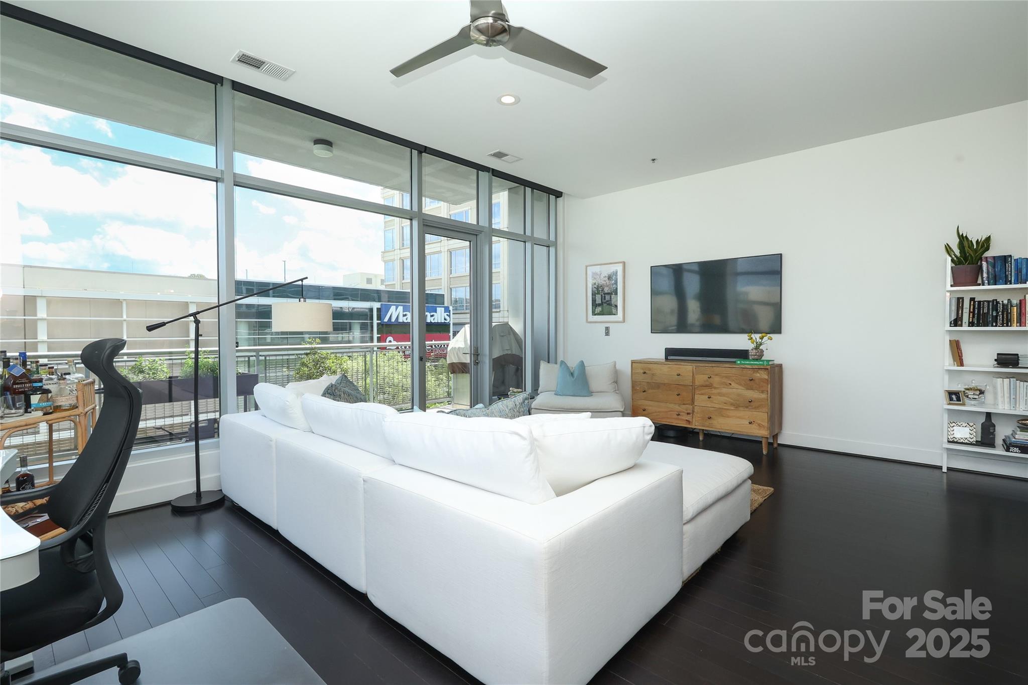 1100 Metropolitan Avenue Unit: 314