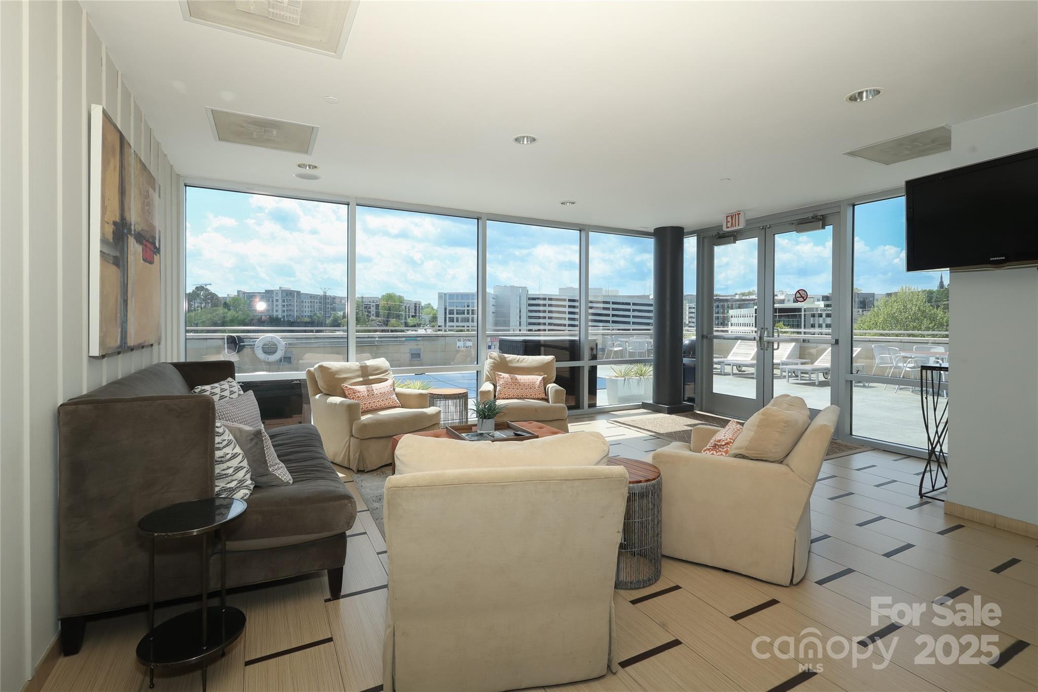 1100 Metropolitan Avenue Unit: 314