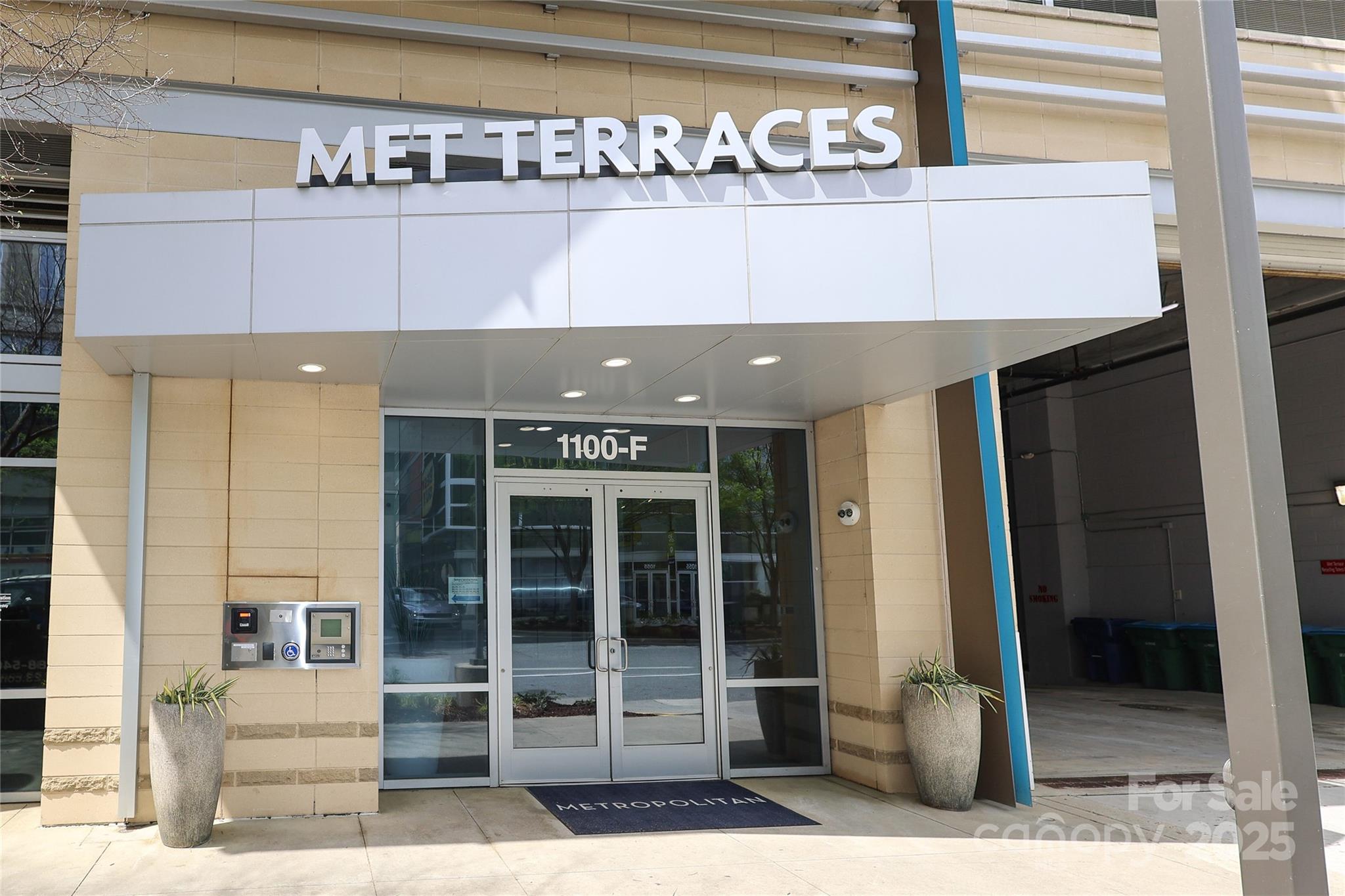 1100 Metropolitan Avenue Unit: 314