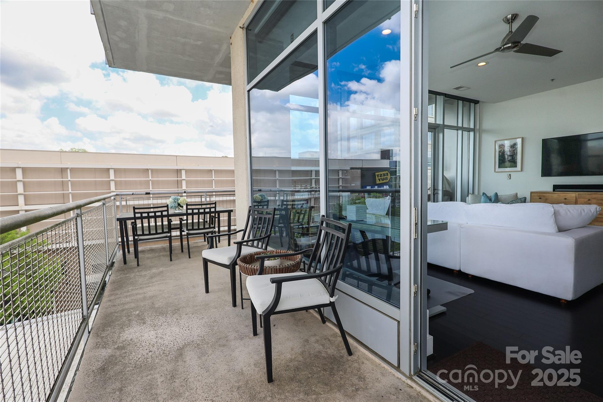 1100 Metropolitan Avenue Unit: 314