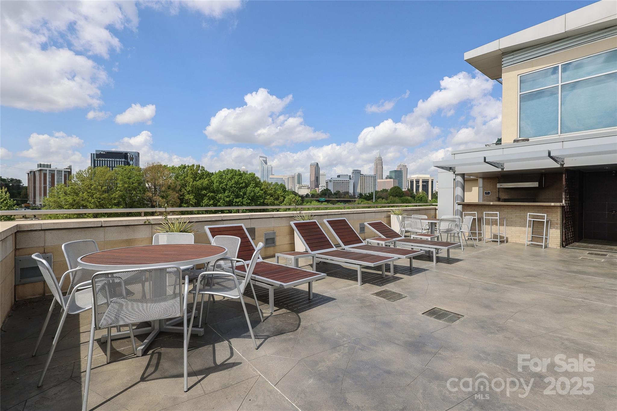 1100 Metropolitan Avenue Unit: 314