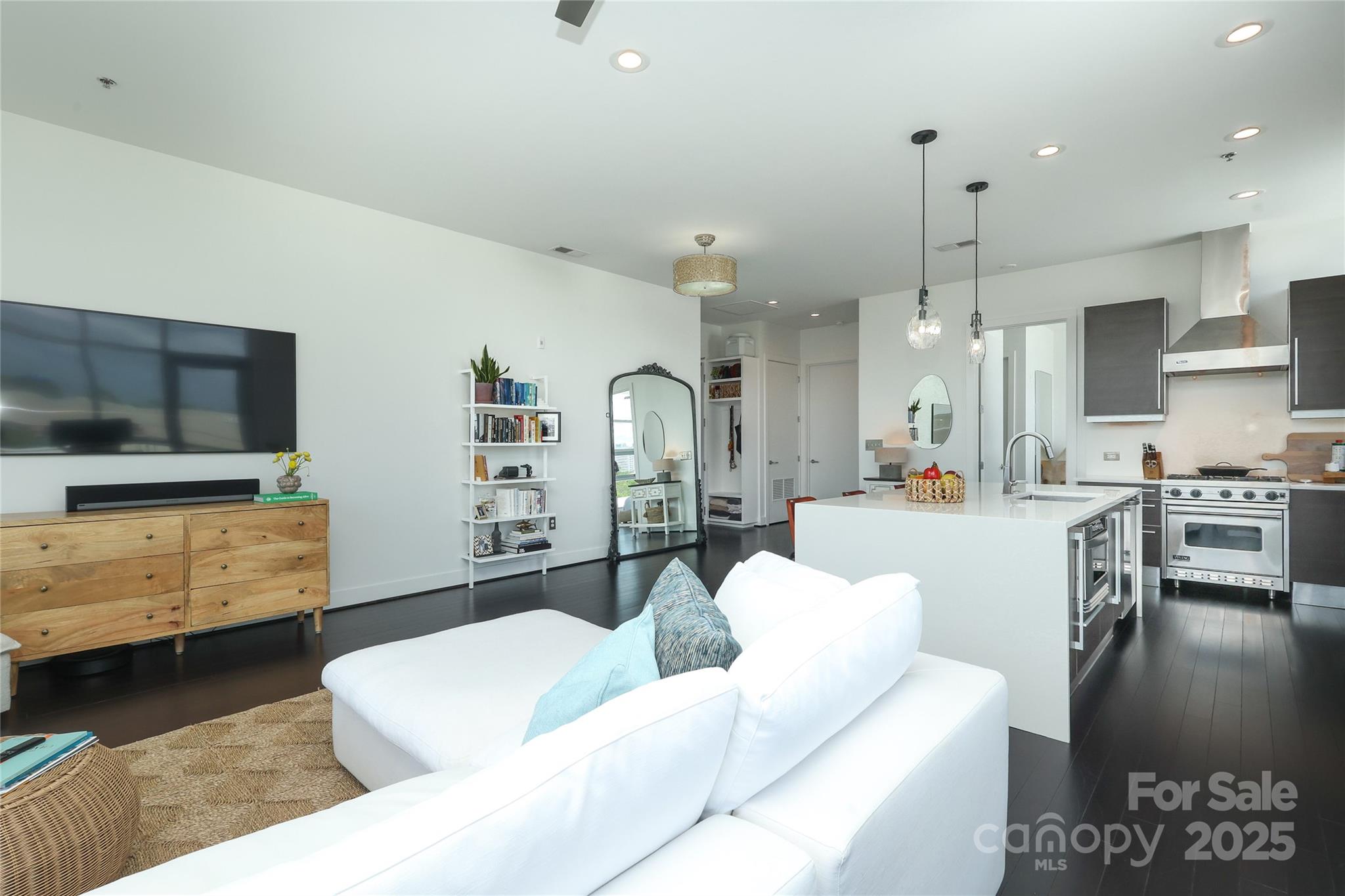 1100 Metropolitan Avenue Unit: 314