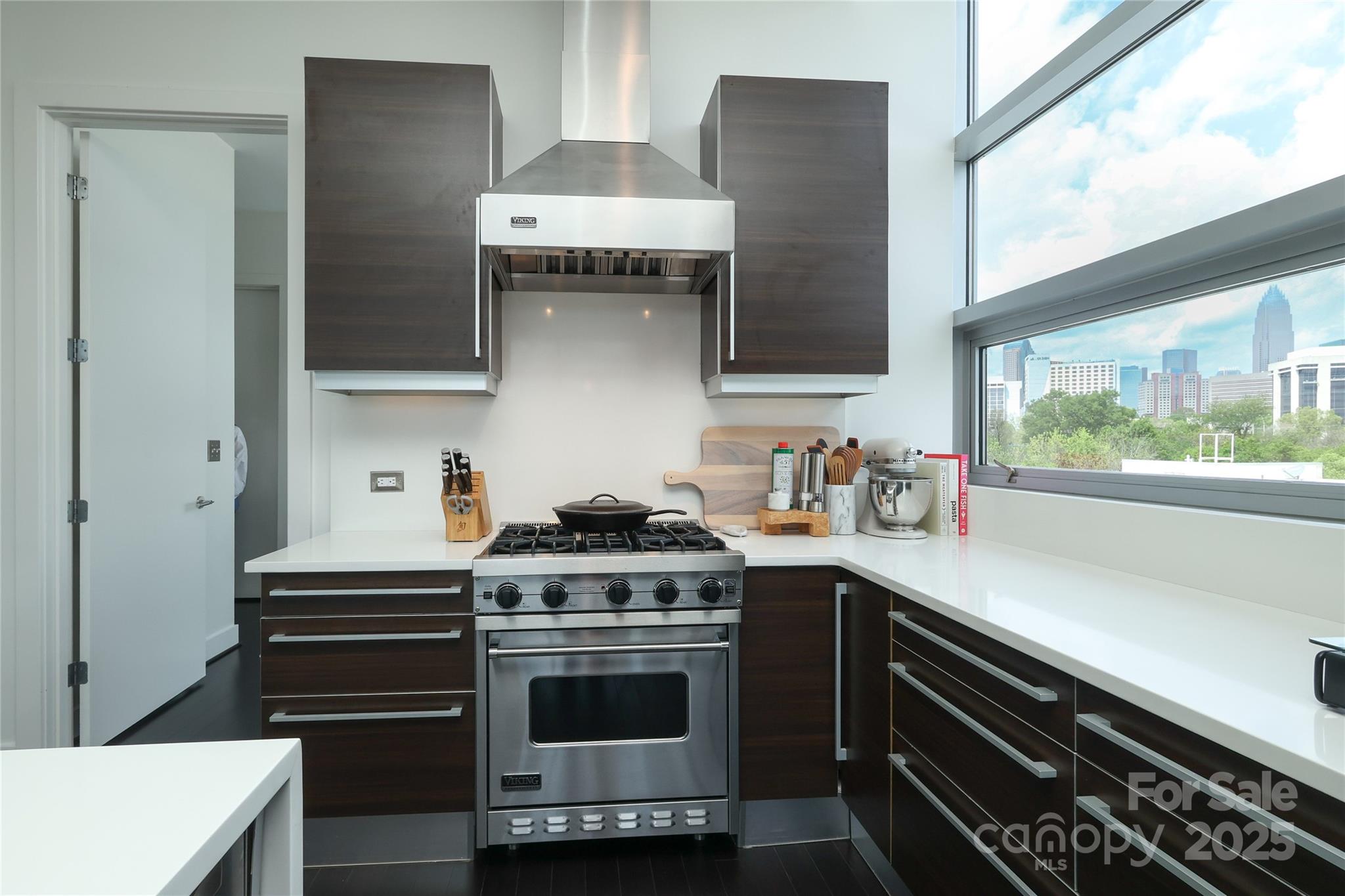 1100 Metropolitan Avenue Unit: 314