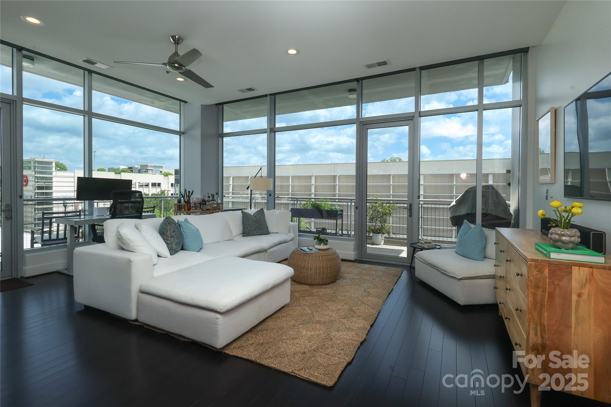 1100 Metropolitan Avenue Unit: 314