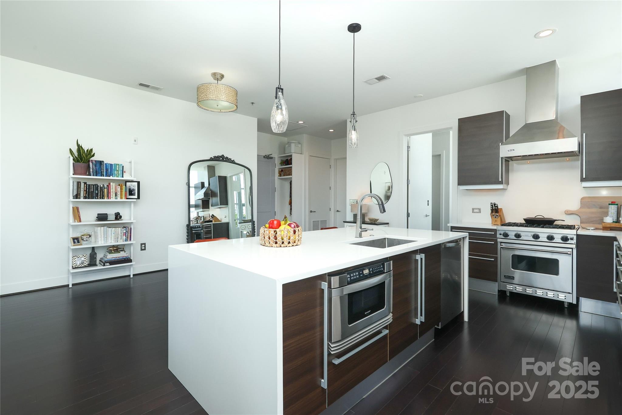 1100 Metropolitan Avenue Unit: 314