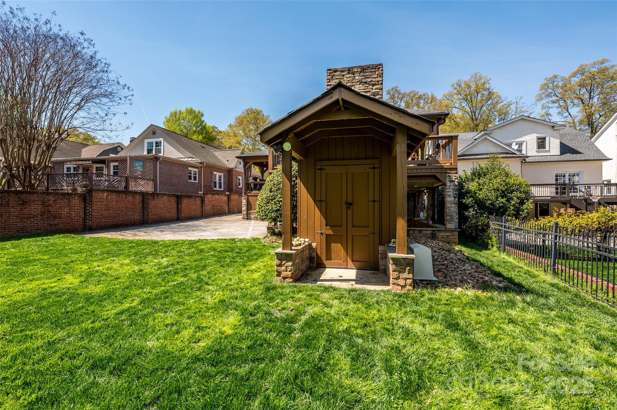 139 S Laurel Avenue