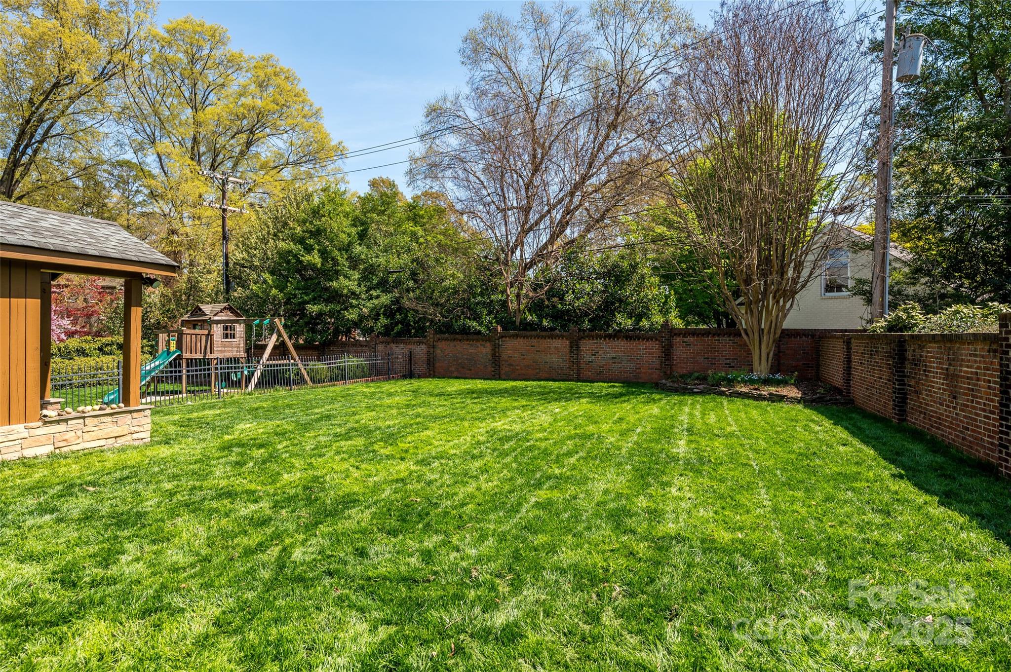 139 S Laurel Avenue