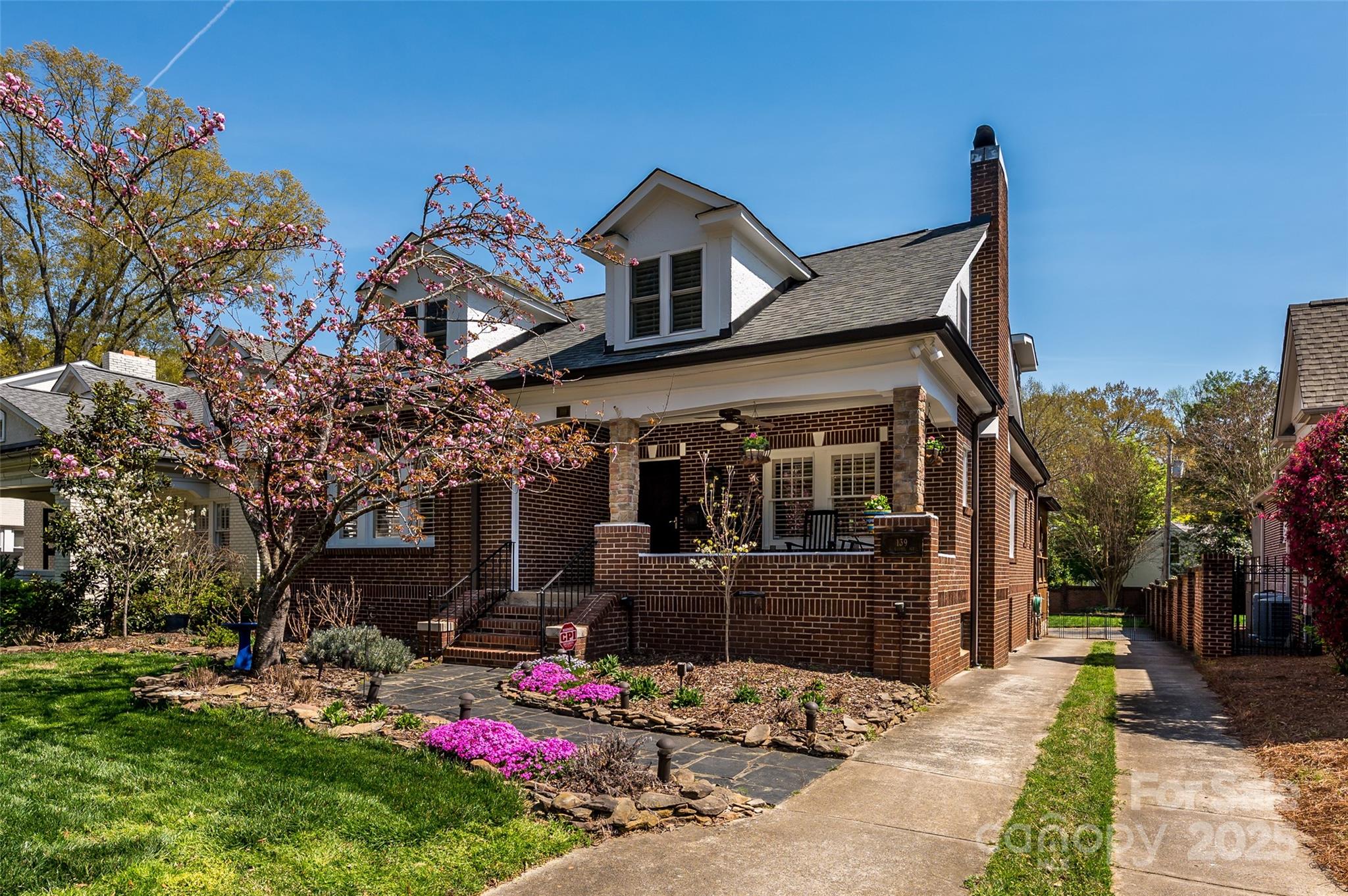 139 S Laurel Avenue