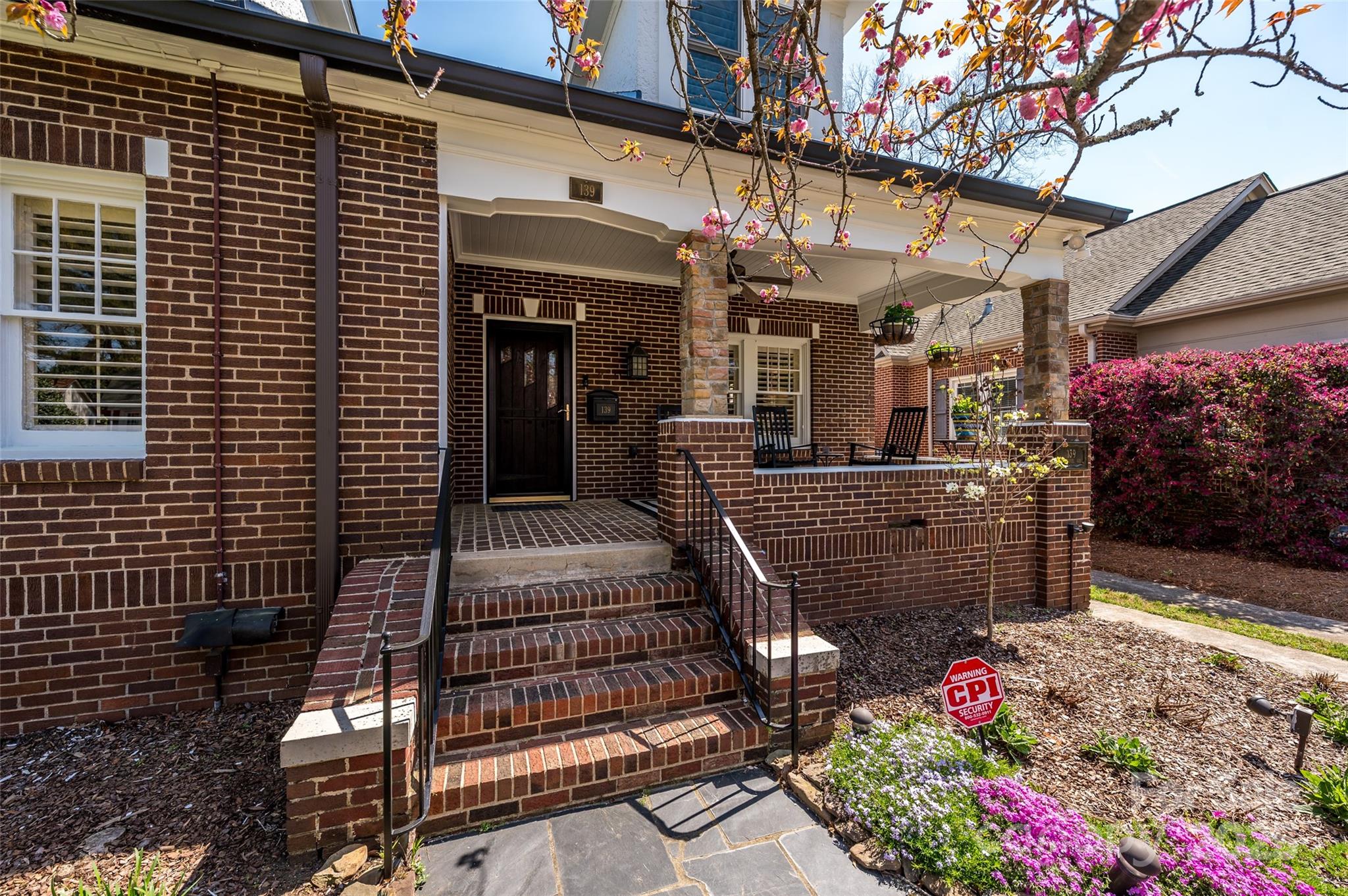 139 S Laurel Avenue