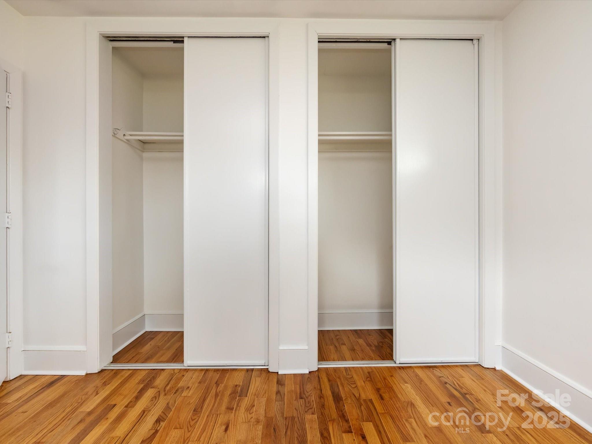4625 Woodlark Lane