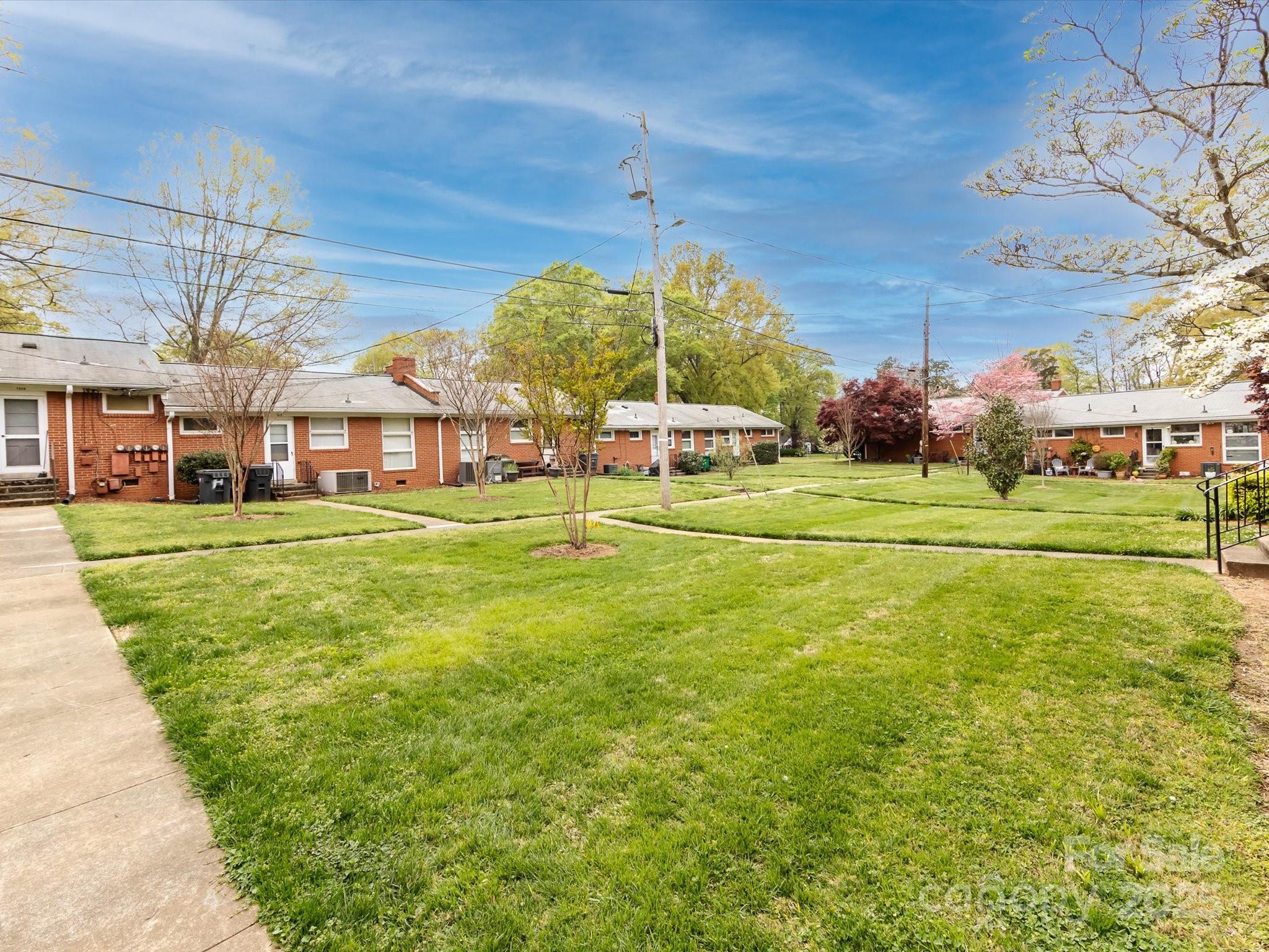 4625 Woodlark Lane
