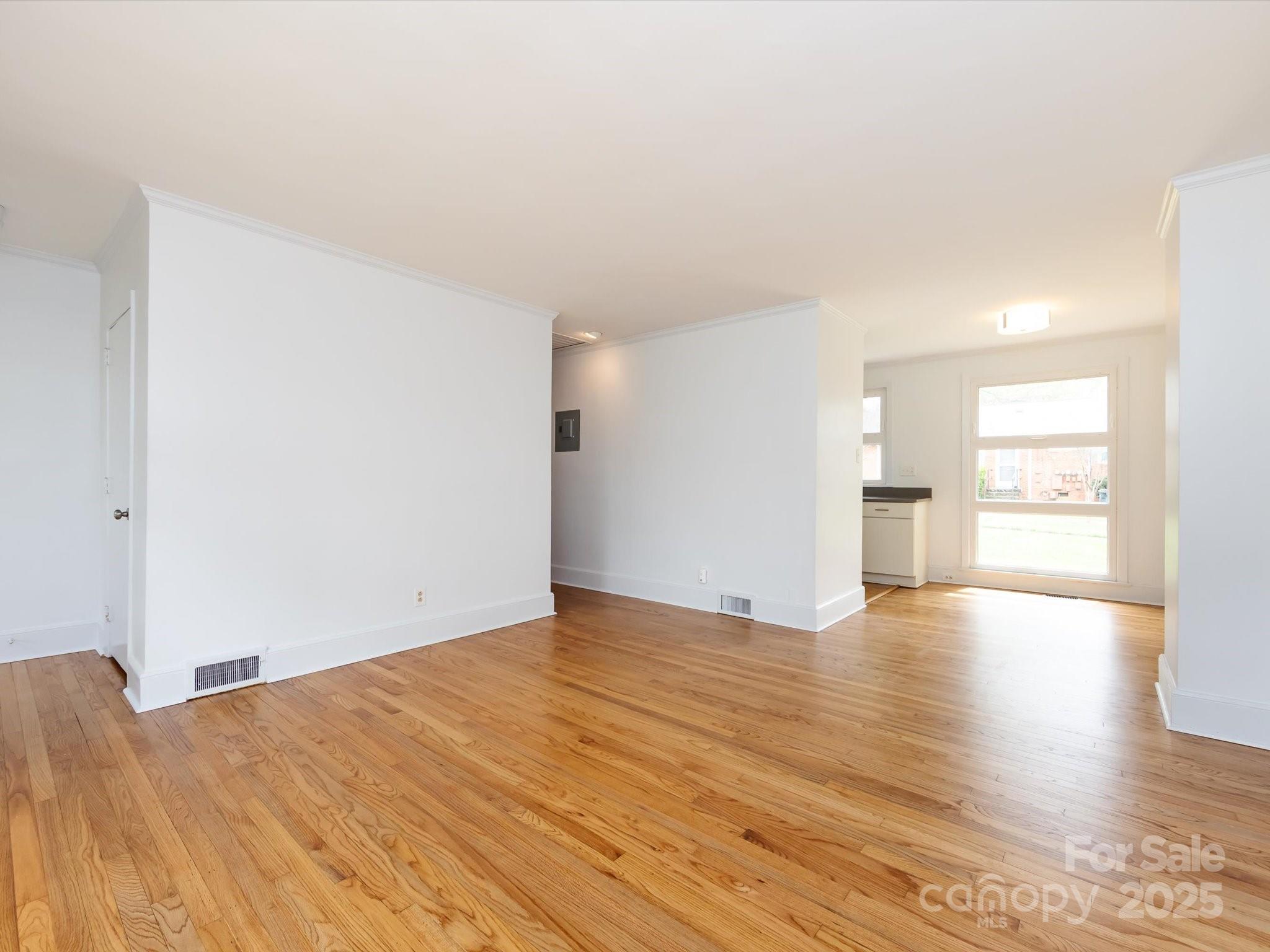 4625 Woodlark Lane