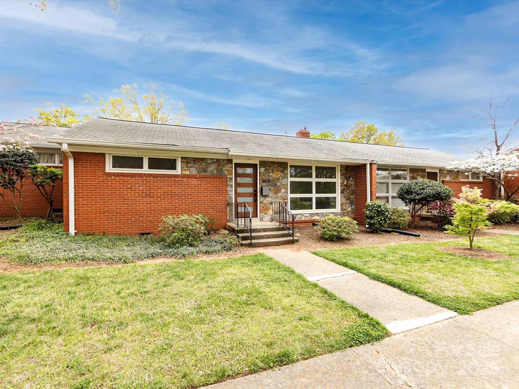 4625 Woodlark Lane