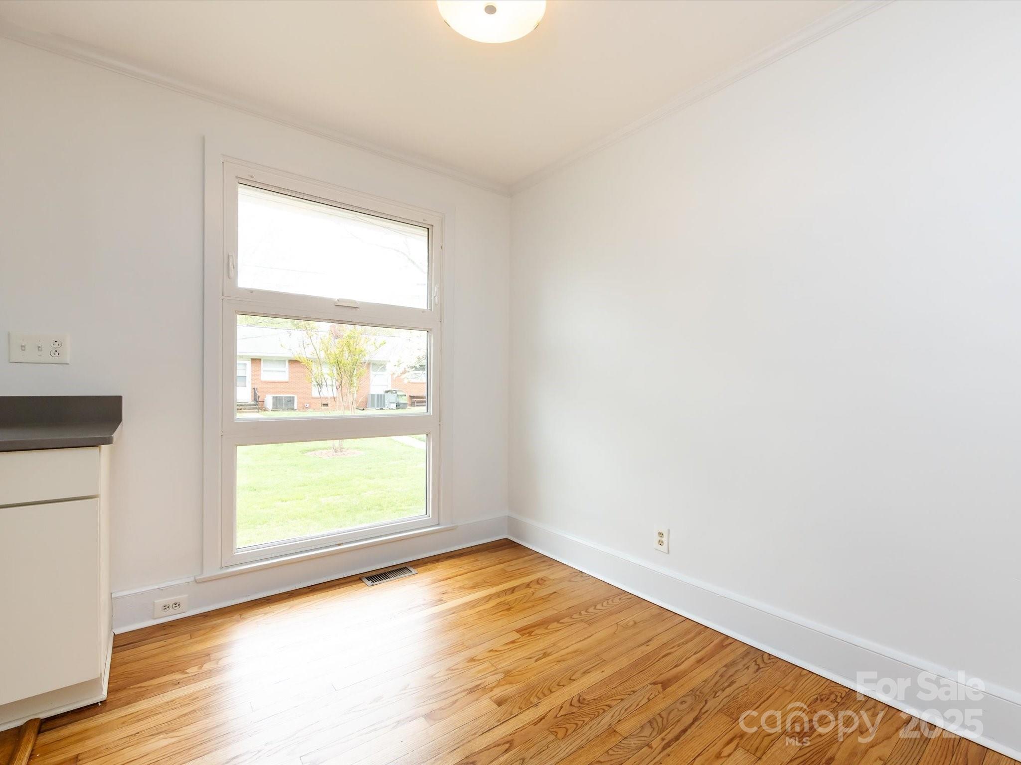 4625 Woodlark Lane