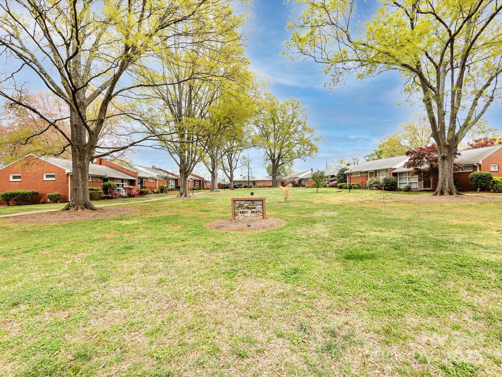 4625 Woodlark Lane
