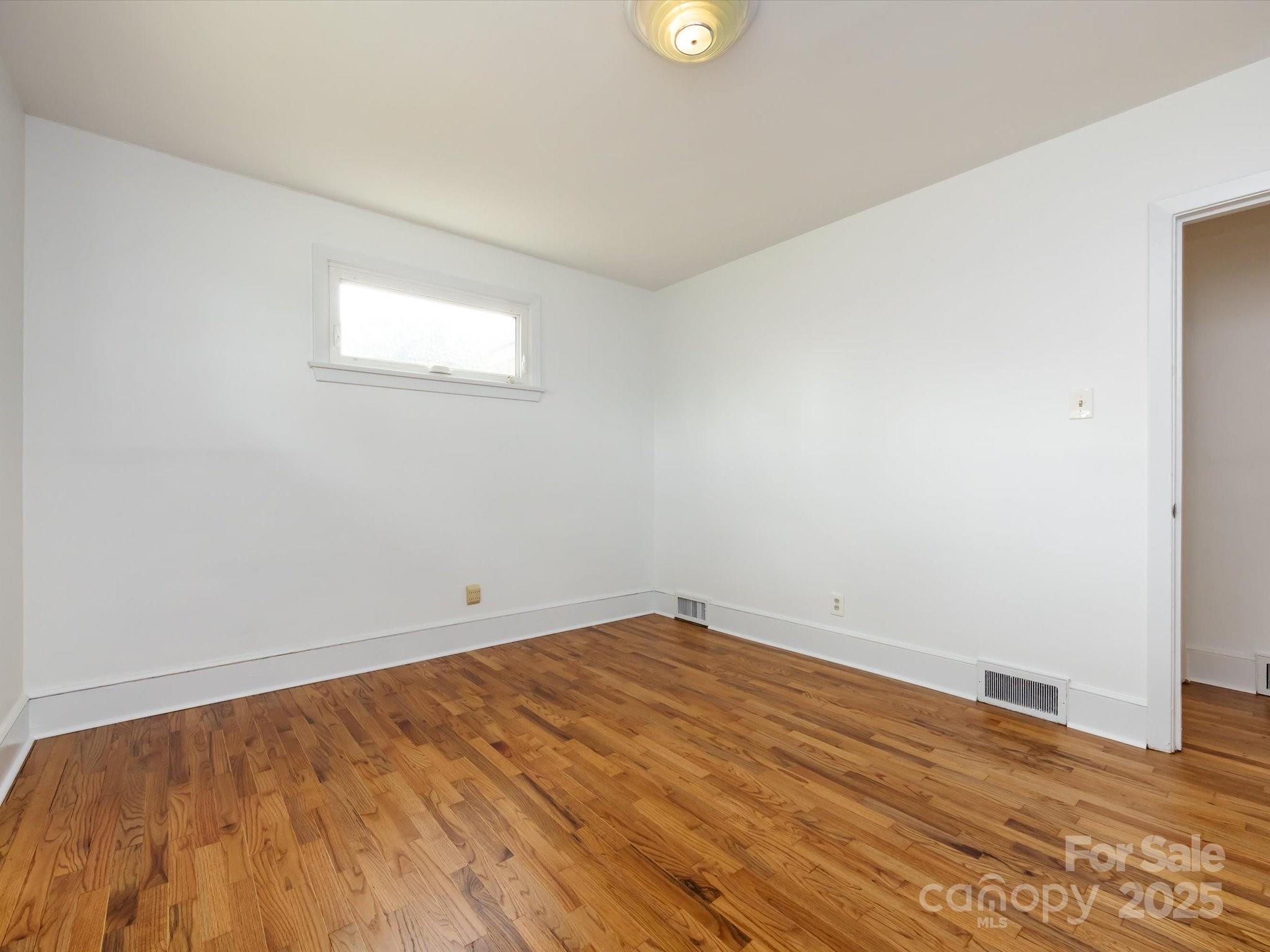 4625 Woodlark Lane