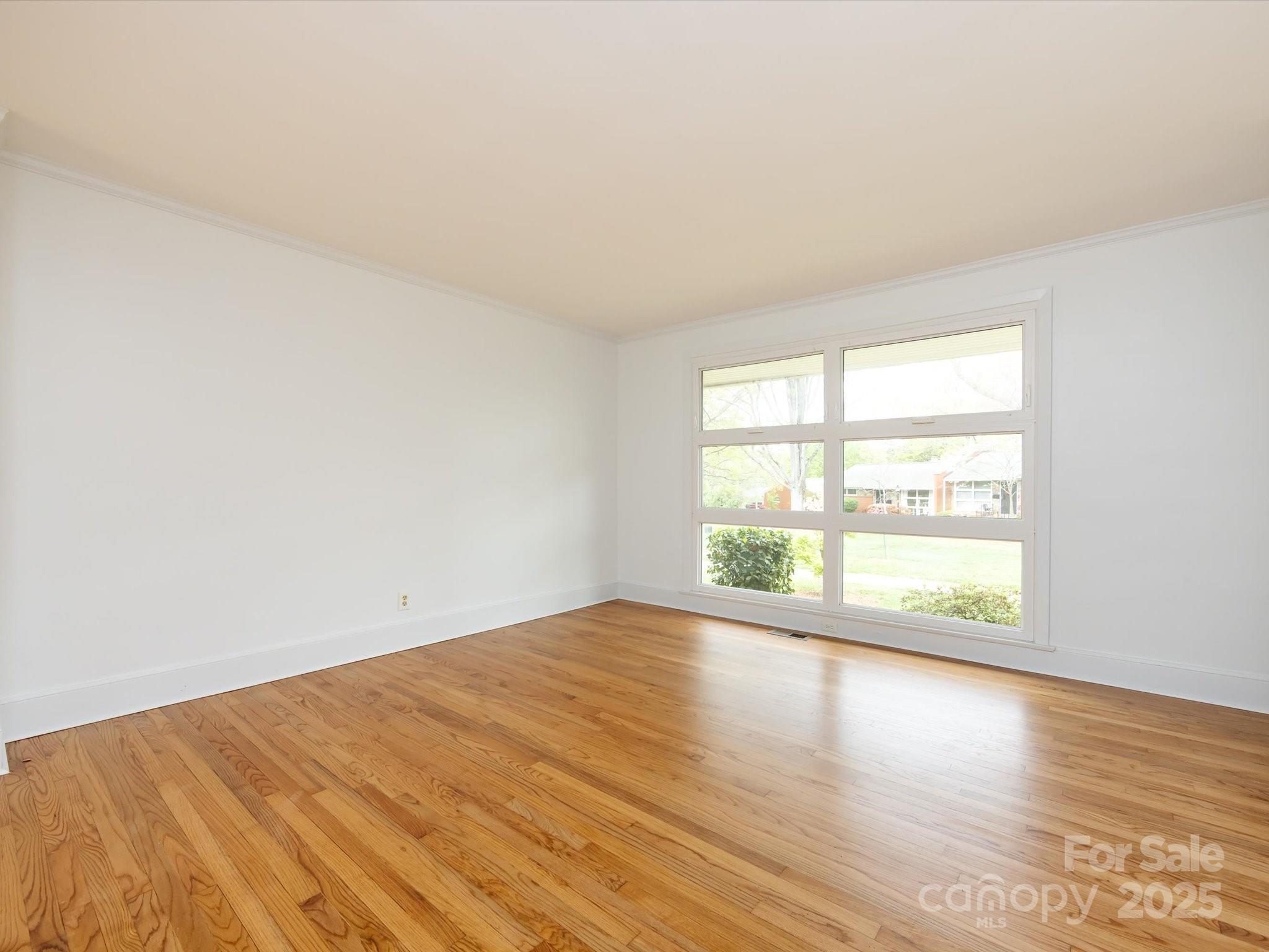4625 Woodlark Lane