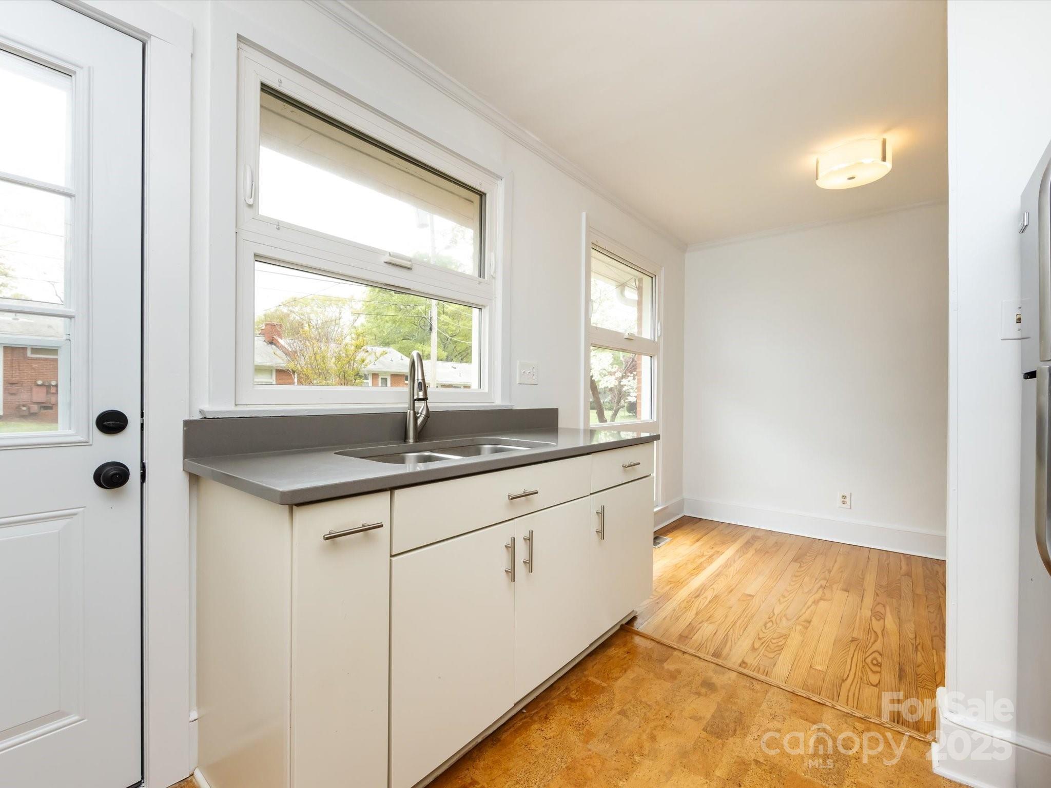 4625 Woodlark Lane