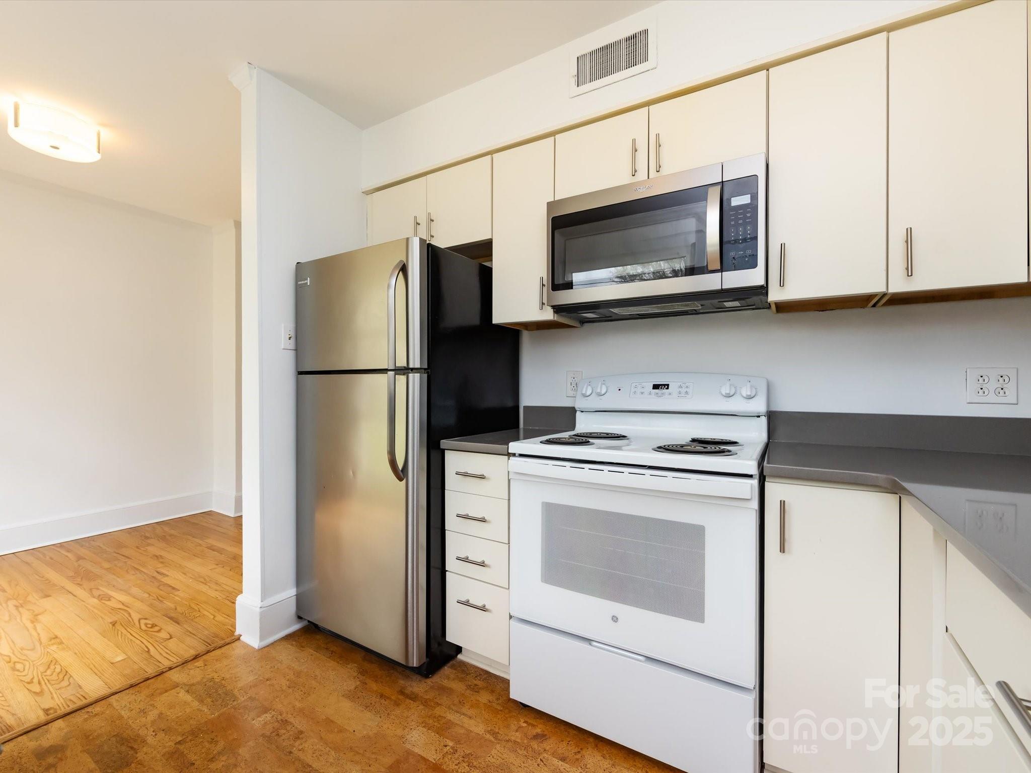 4625 Woodlark Lane
