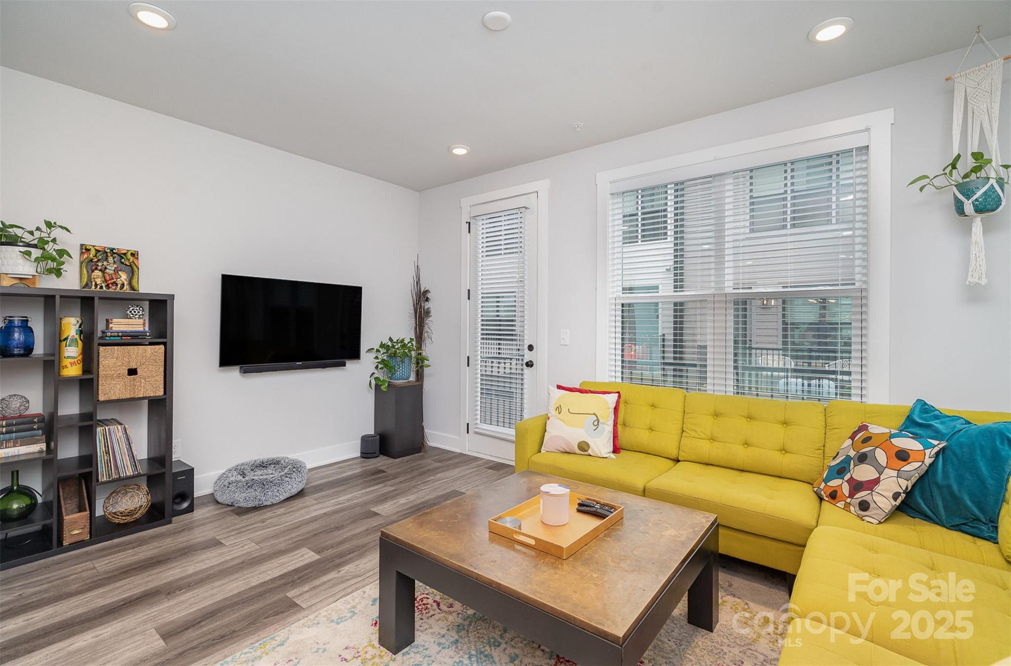 631 W Tremont Avenue