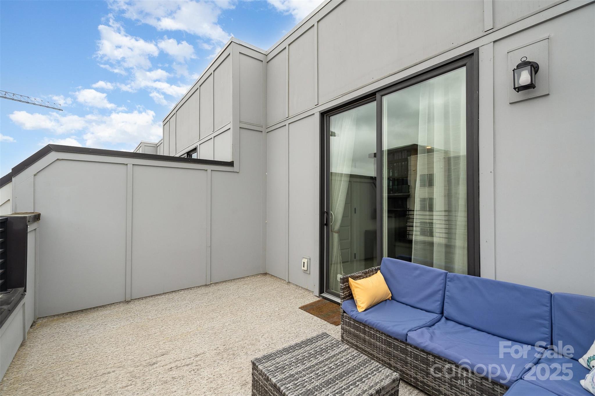 631 W Tremont Avenue
