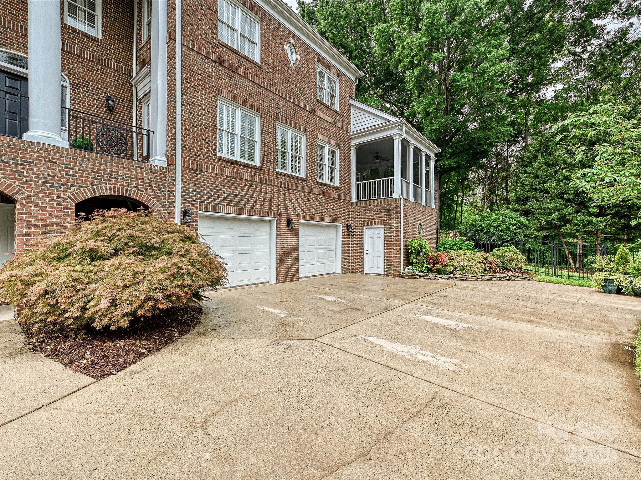 8623 Tullamore Park Circle